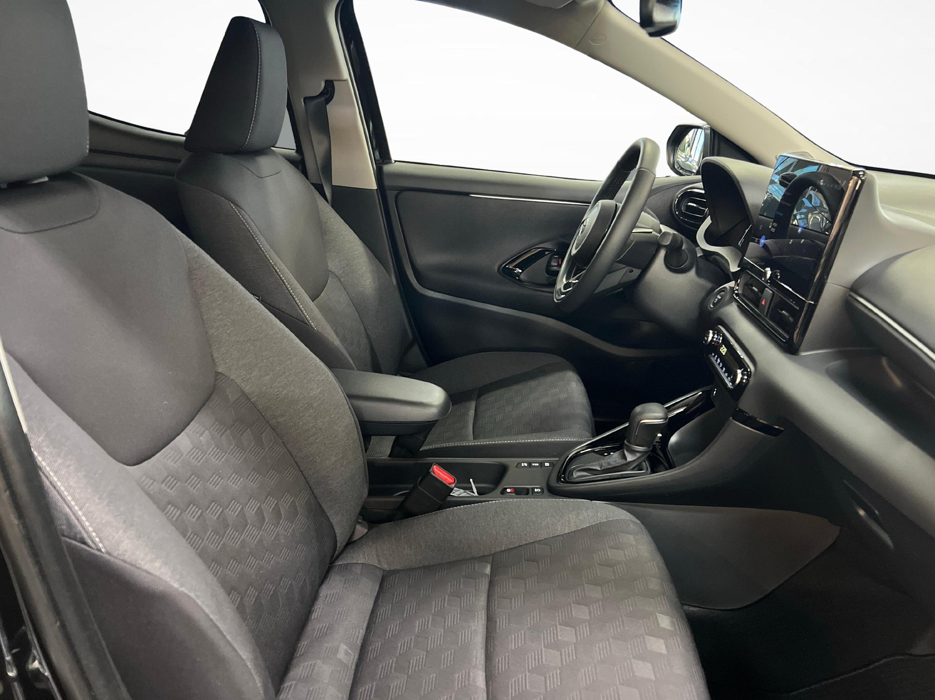 TOYOTA Yaris 1.5 VVT-i HSD Trend-image-9