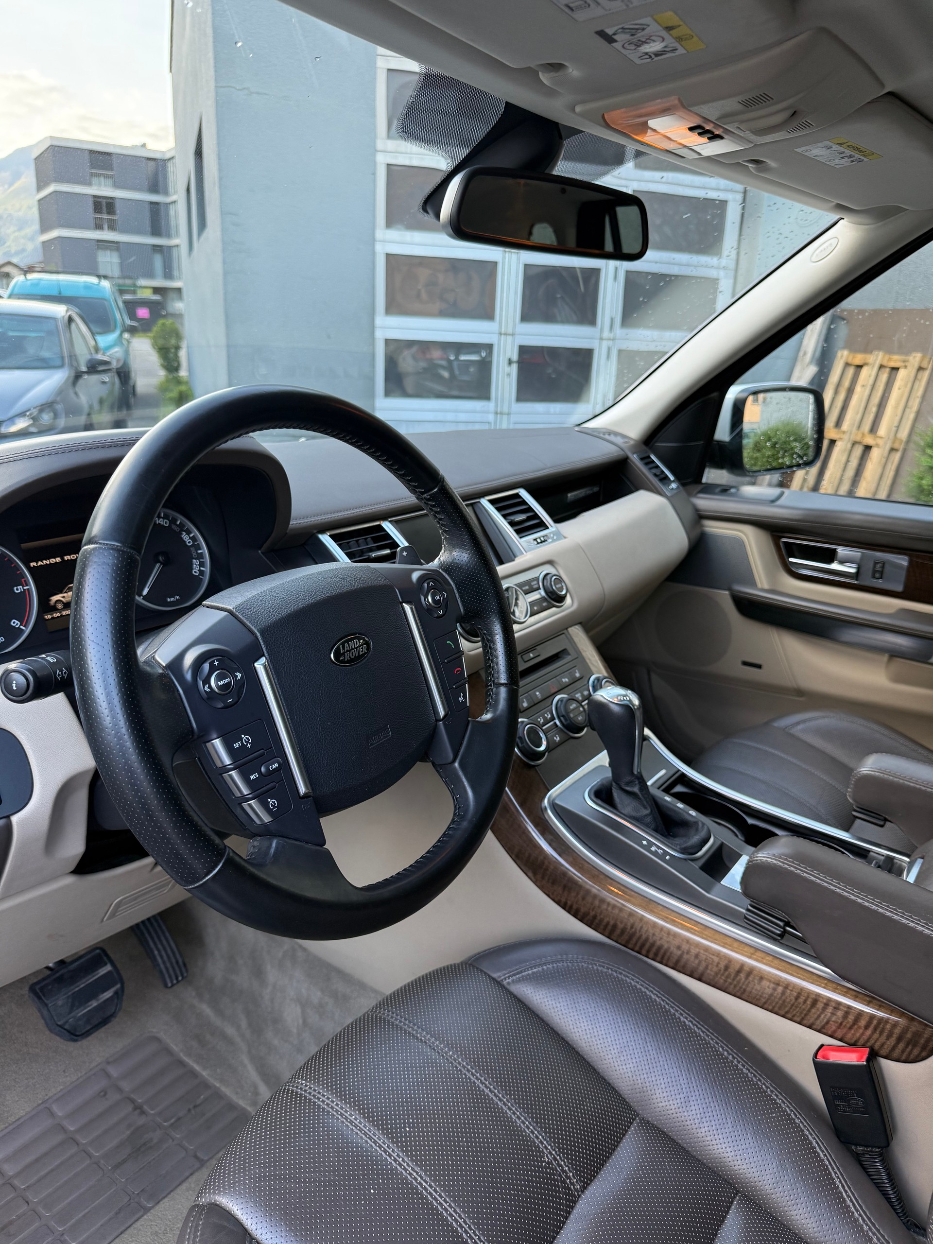 LAND ROVER Range Rover Sport 3.0 TDV6 HSE Automatic-image-7