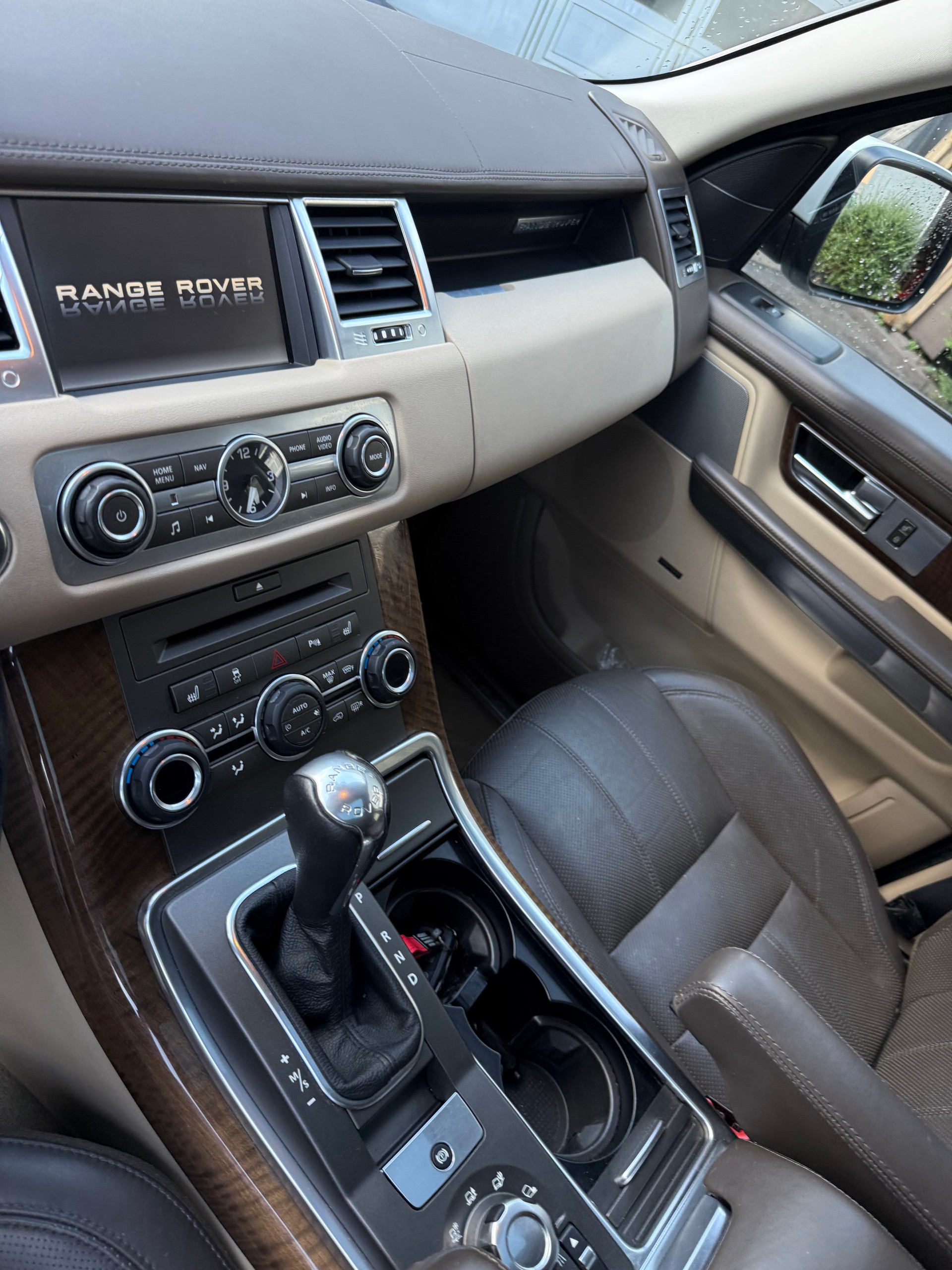 LAND ROVER Range Rover Sport 3.0 TDV6 HSE Automatic-image-8