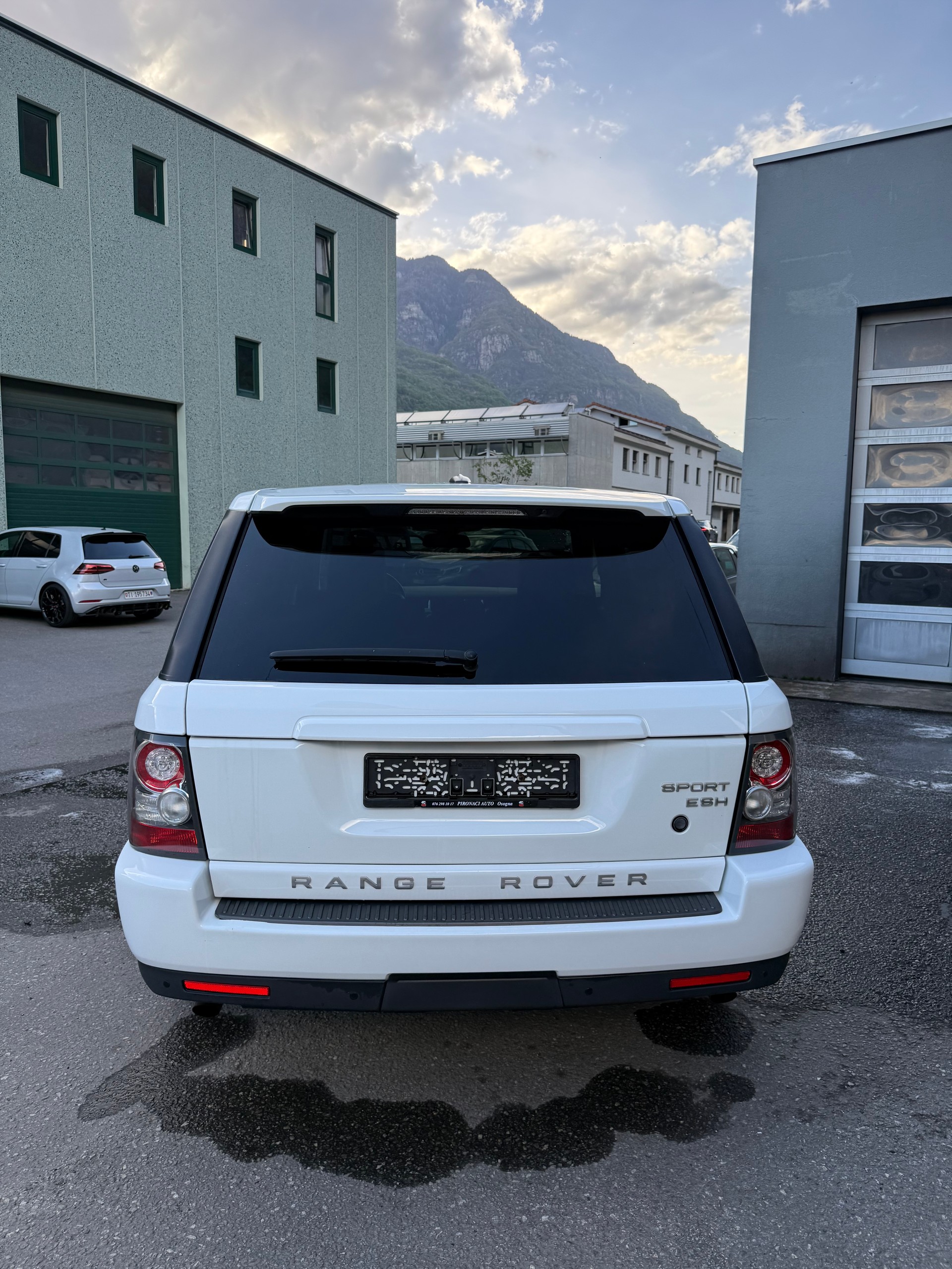LAND ROVER Range Rover Sport 3.0 TDV6 HSE Automatic-image-3