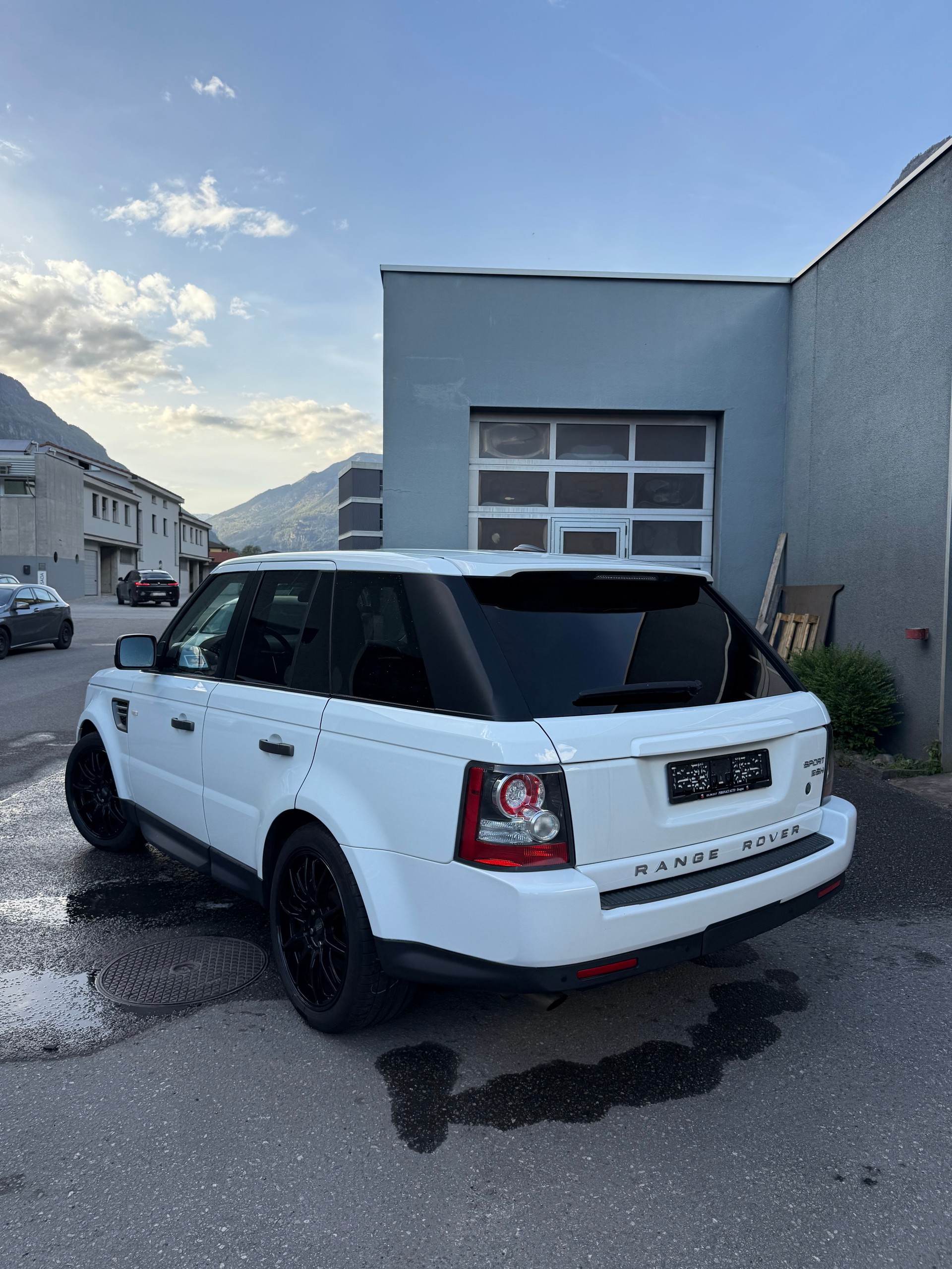 LAND ROVER Range Rover Sport 3.0 TDV6 HSE Automatic-image-2