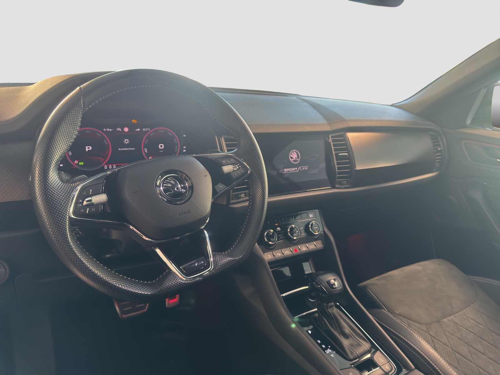 SKODA Kodiaq 2.0 TSI 4x4 SportLine-image-6