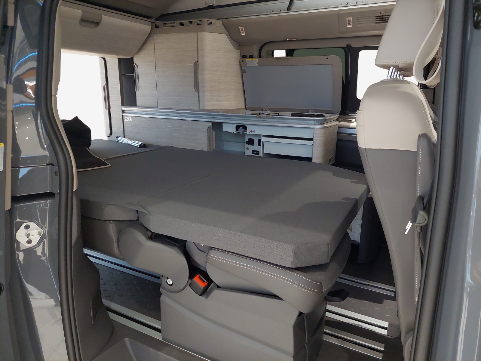 VW California eHybrid Ocean 4Motion-image-11
