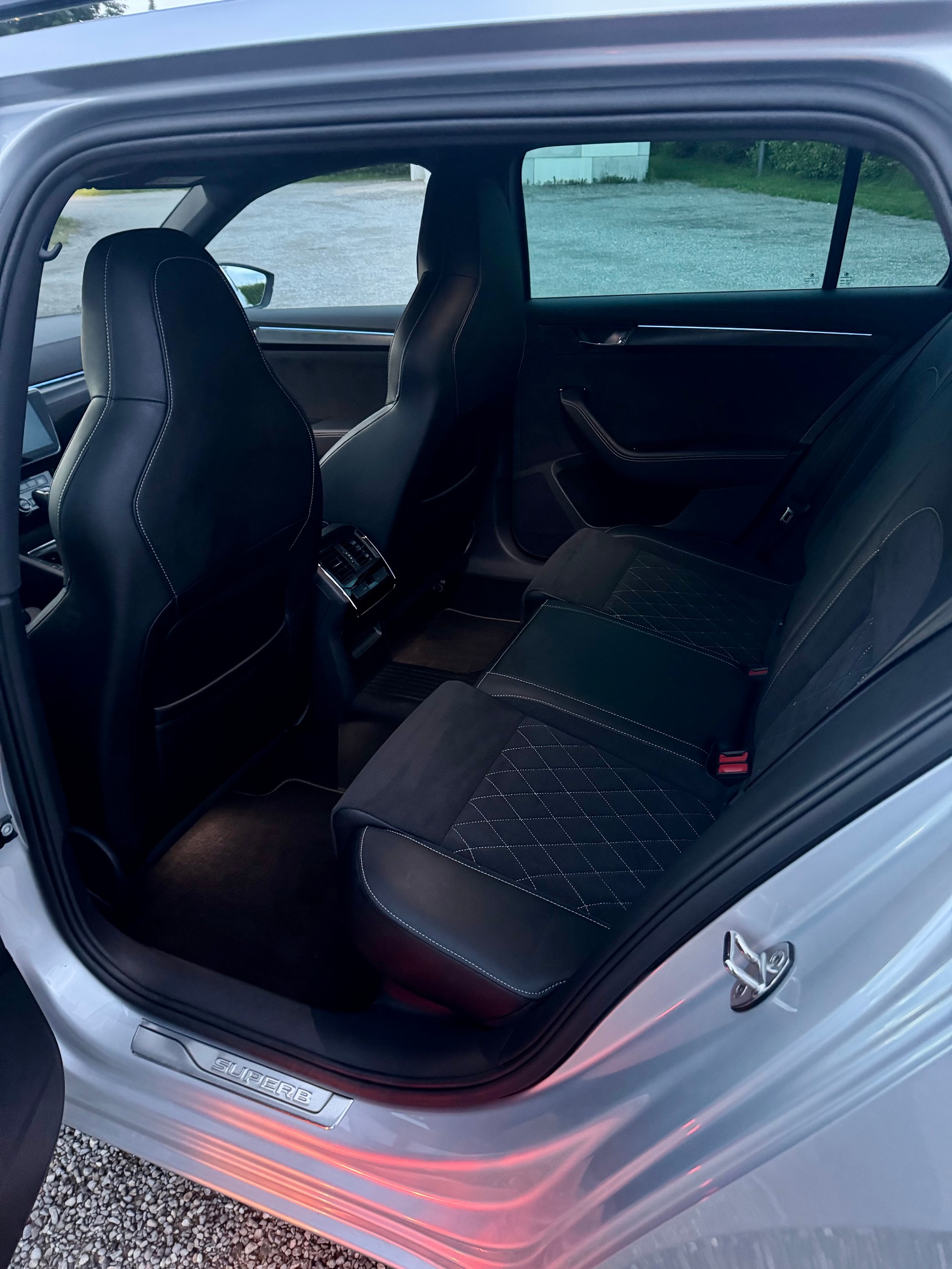 SKODA 2.0 TDI 200 SportLine 4x4 DSG-image-3