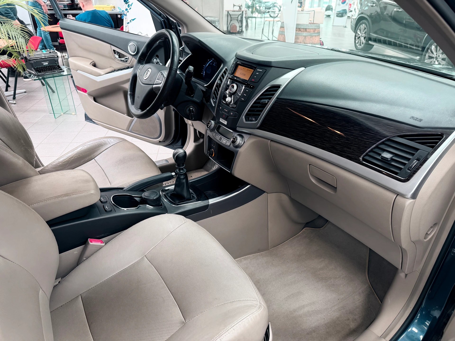 KGM-SsangYong Korando 2.0 e-XDI Sixty Edition 4WD-image-7