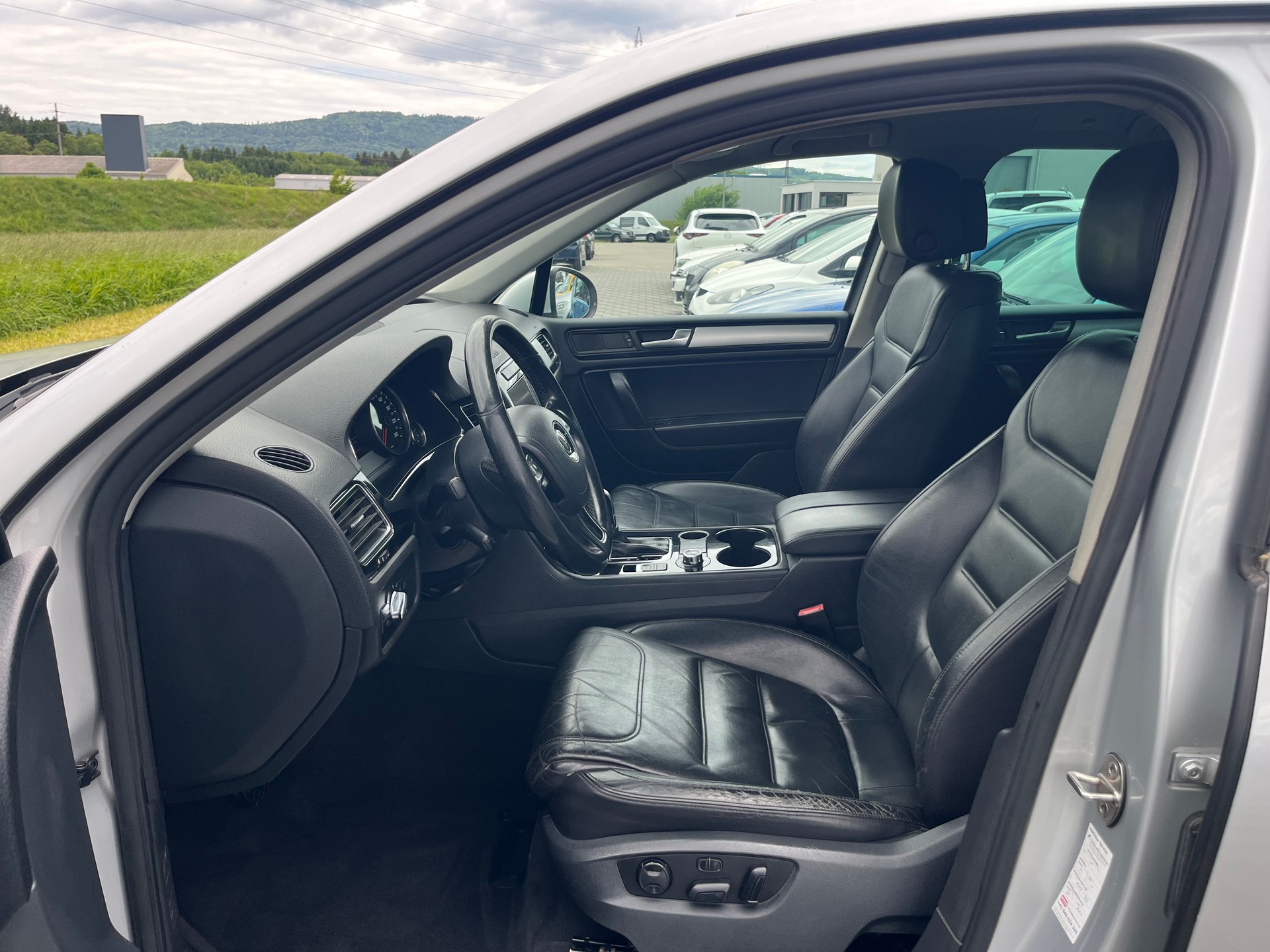 VW Touareg 3.0 TDI BlueMotion Technology Tiptronic-image-11