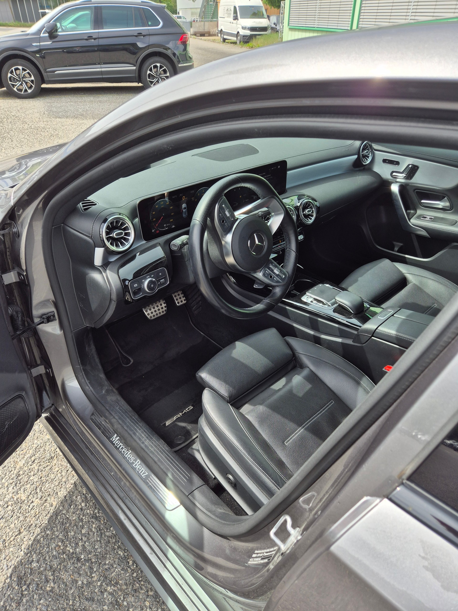MERCEDES-BENZ A 250 AMG Line 4m-image-4