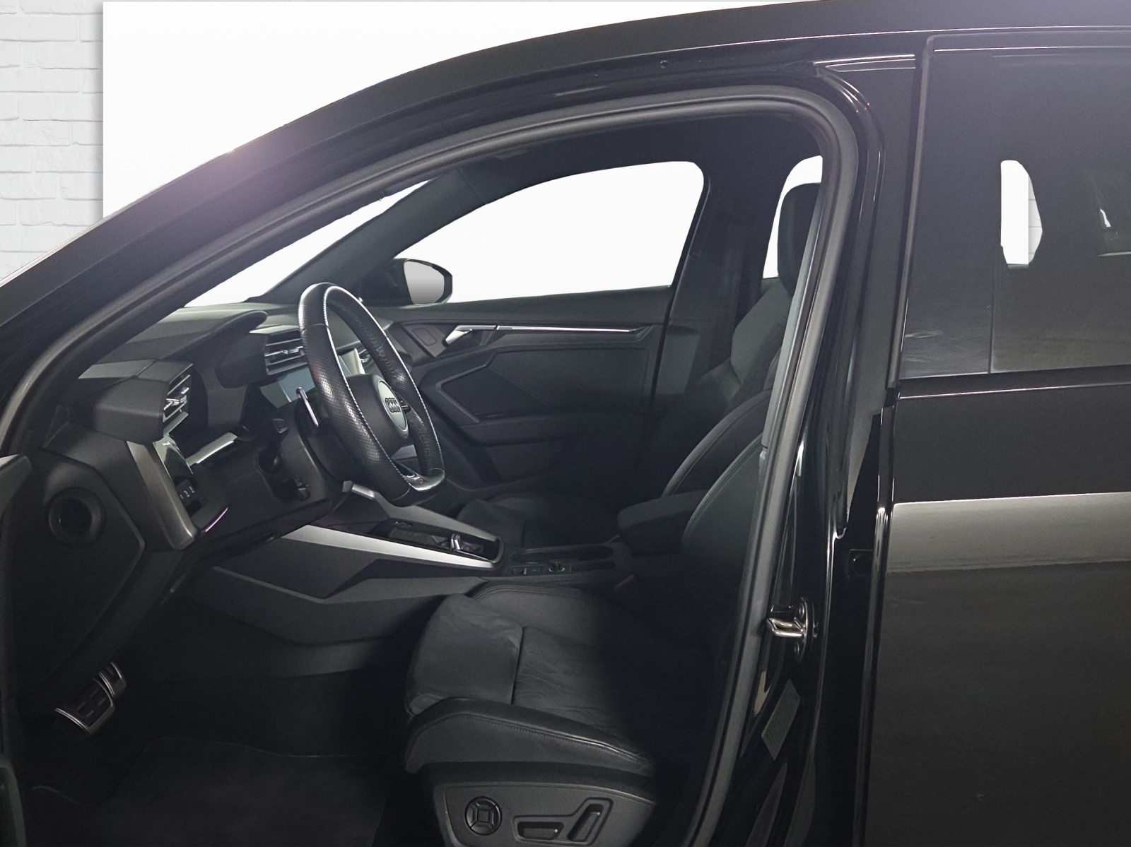AUDI RS3 Sportback 2.5 TSI quattro S-tronic-image-4