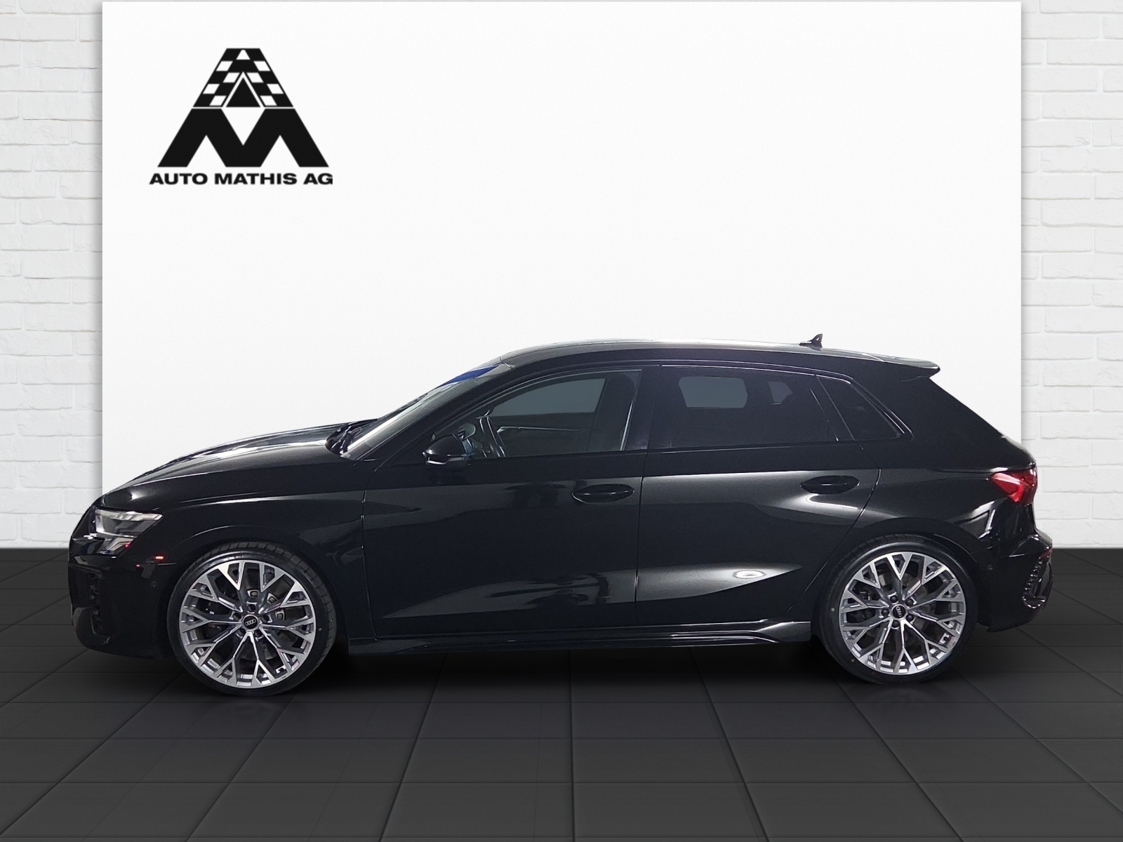 AUDI RS3 Sportback 2.5 TSI quattro S-tronic-image-2