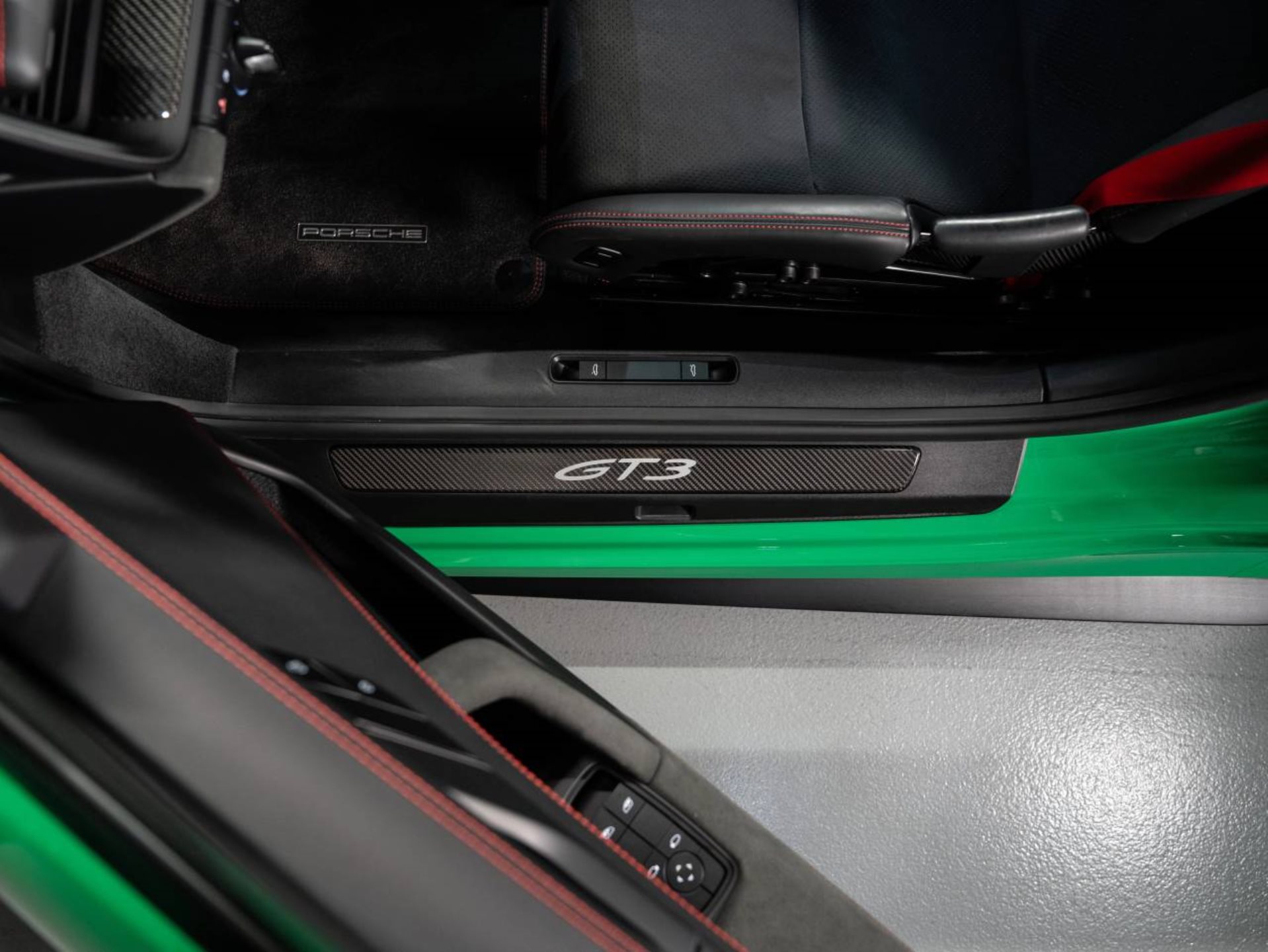 PORSCHE 911 GT3 (MY23)-image-21