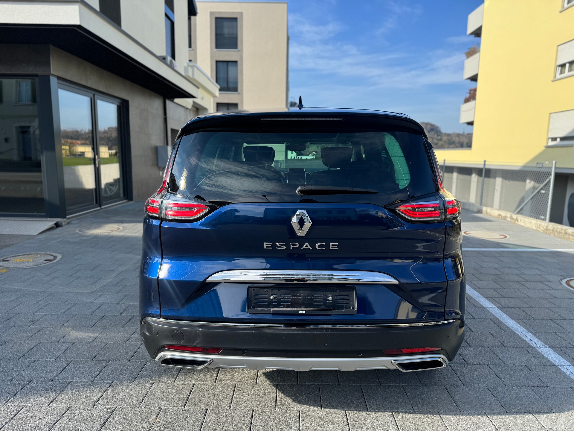 RENAULT Espace 2.0 dCi Initiale EDC 6-showroom-element-3