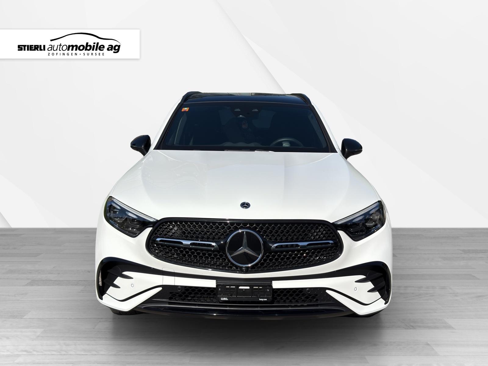 MERCEDES-BENZ GLC 200 AMG Line 4matic-showroom-element-1