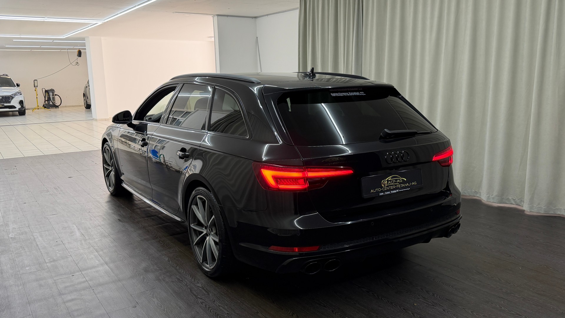 AUDI S4 Avant 3.0 TFSI quattro tiptronic-image-5