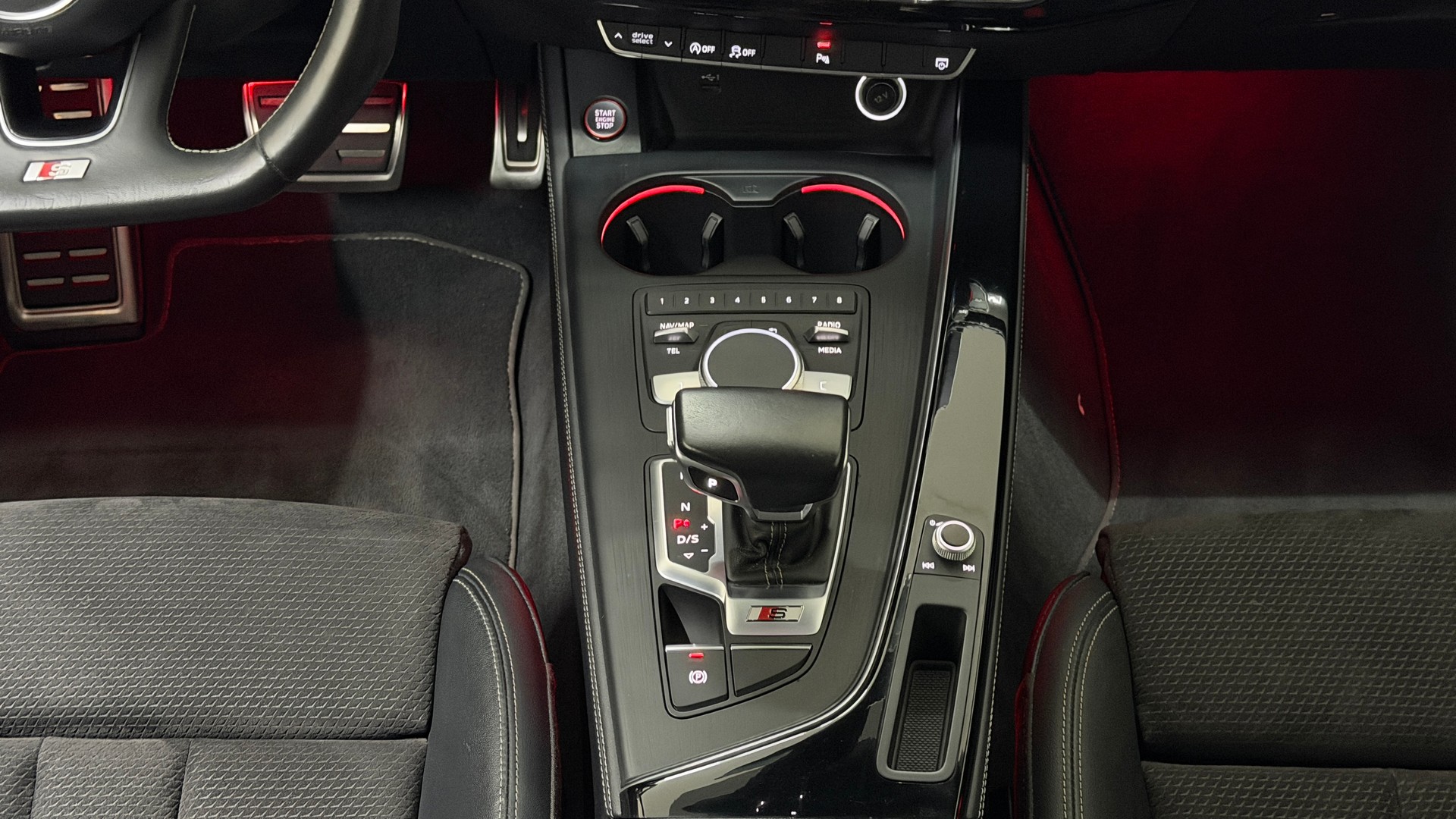 AUDI S4 Avant 3.0 TFSI quattro tiptronic-image-12