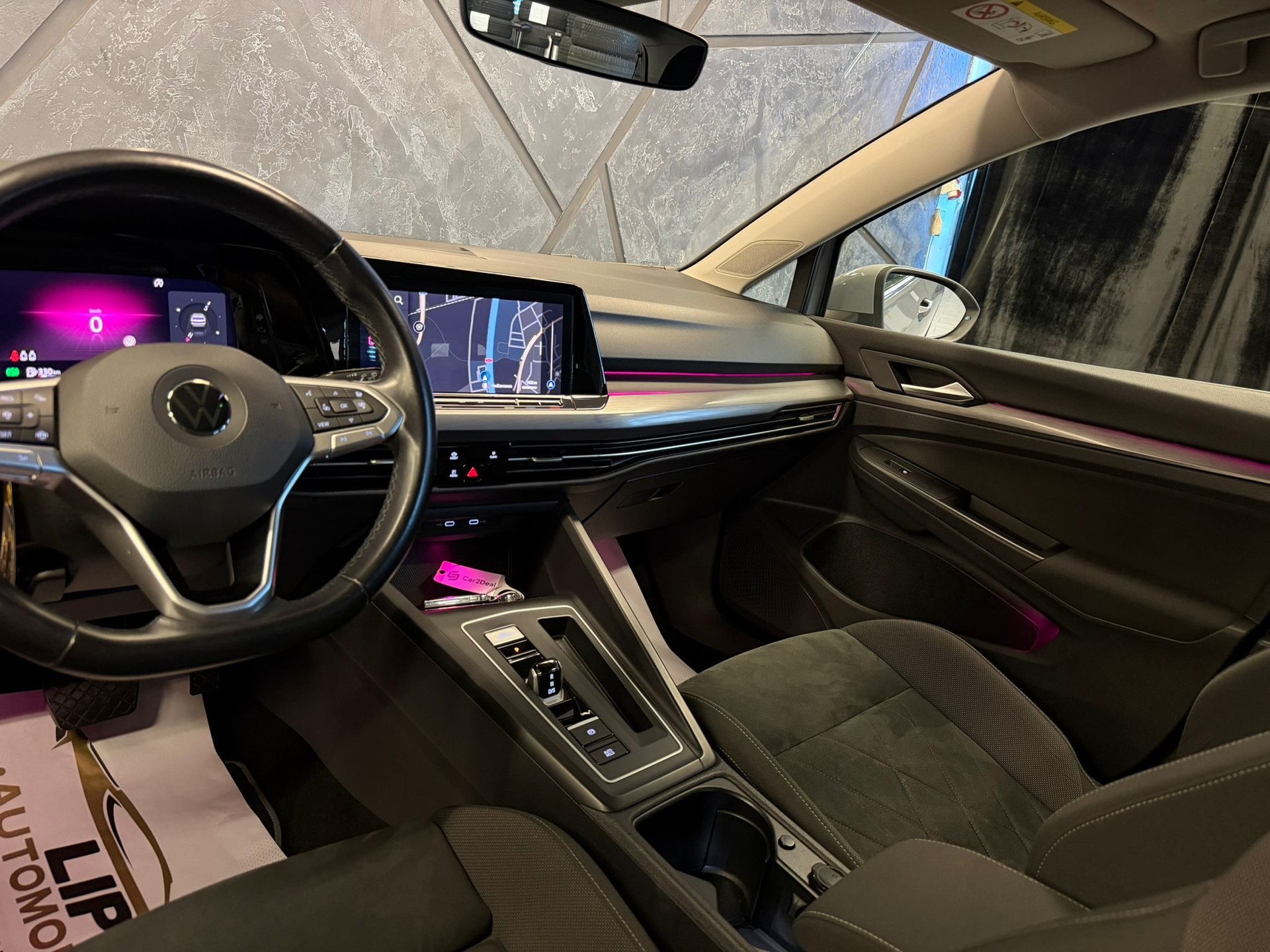 VW Golf 1.5 eTSI mHEV ACT First Edition DSG-image-9