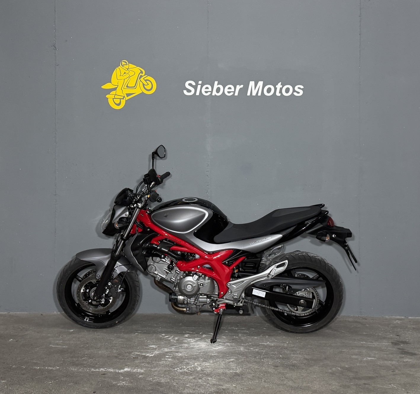 SUZUKI SFV650 ABS Gladius-showroom-element-2