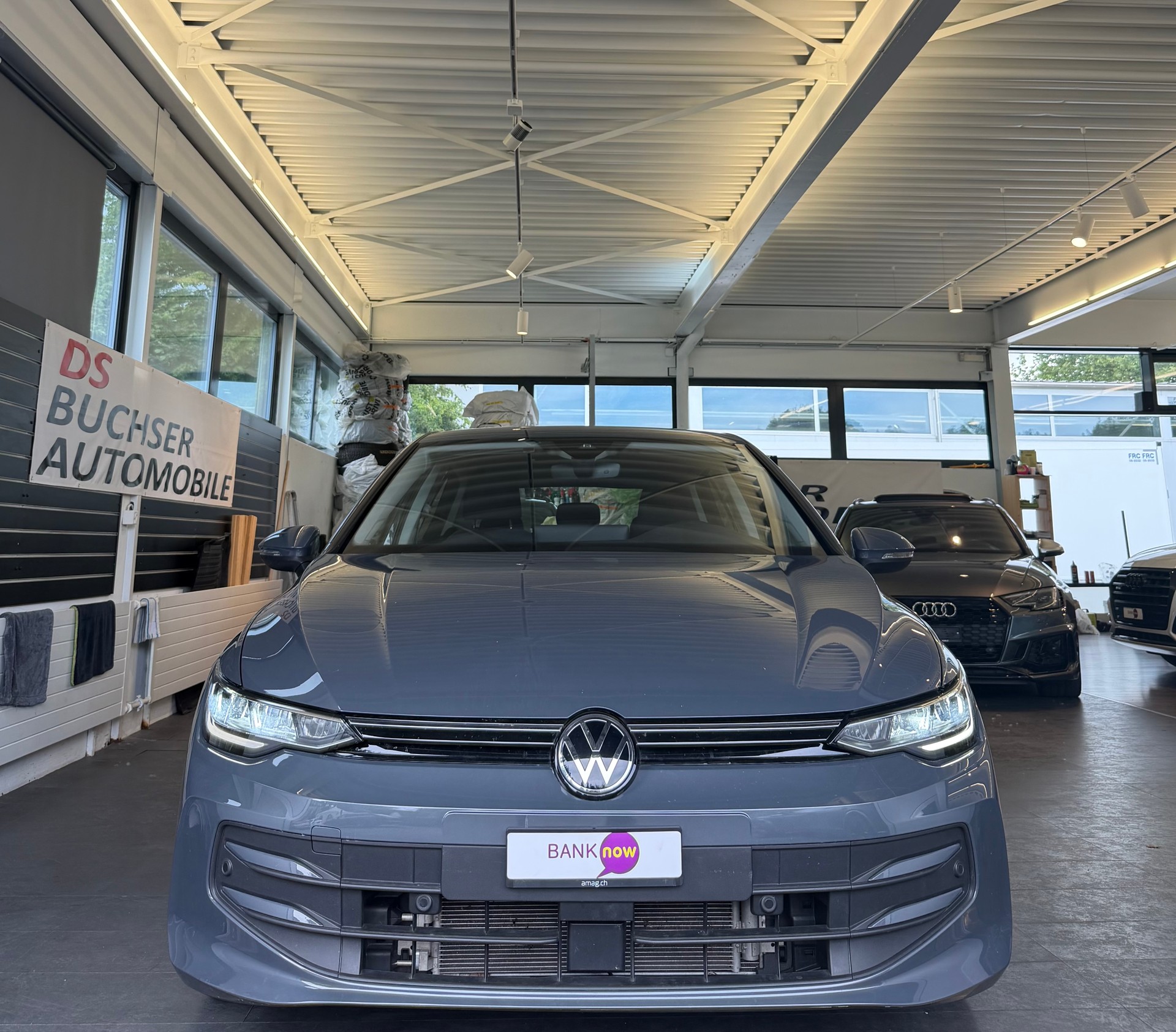 VW Golf VIII 1.5 eTSI Life DSG-image-2