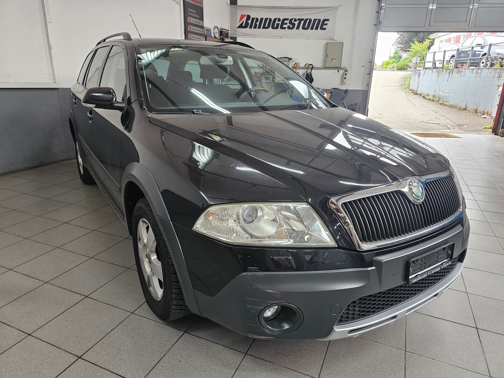 SKODA Octavia Scout 2.0 TDI 4x4-image-0