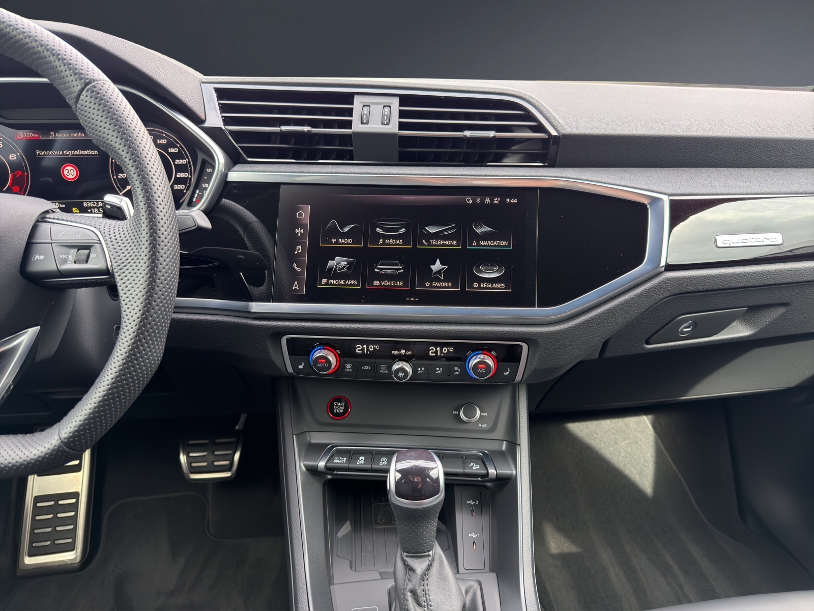 AUDI RS Q3 Sportback quattro S tronic-image-8