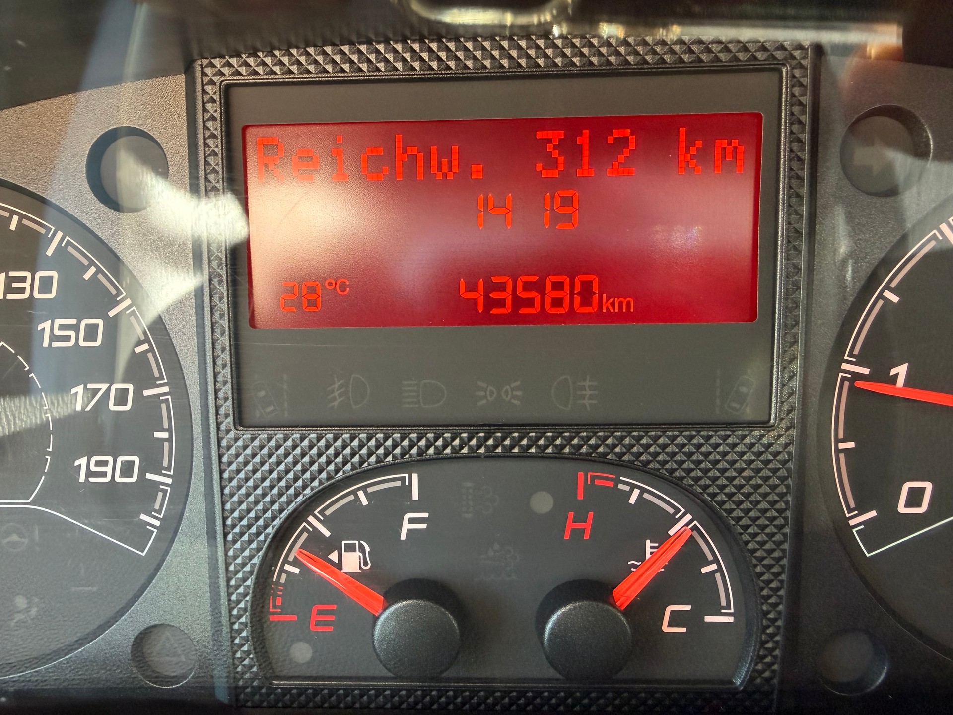 FIAT Ducato 35 2.3 MJ*TOP ZUSTAND*NUR 44000 KM*7-PLÄTZE*KLIMA*AHK*-image-14