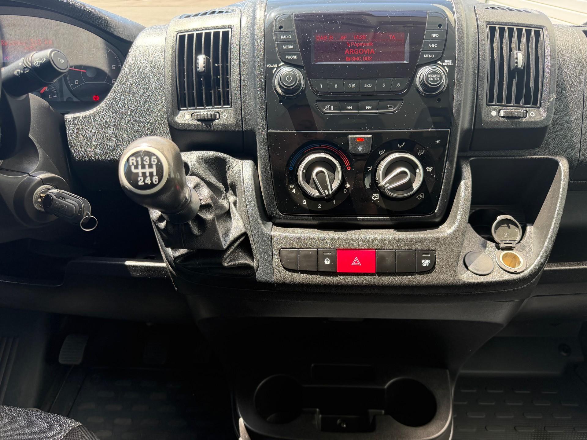 FIAT Ducato 35 2.3 MJ*TOP ZUSTAND*NUR 44000 KM*7-PLÄTZE*KLIMA*AHK*-image-17