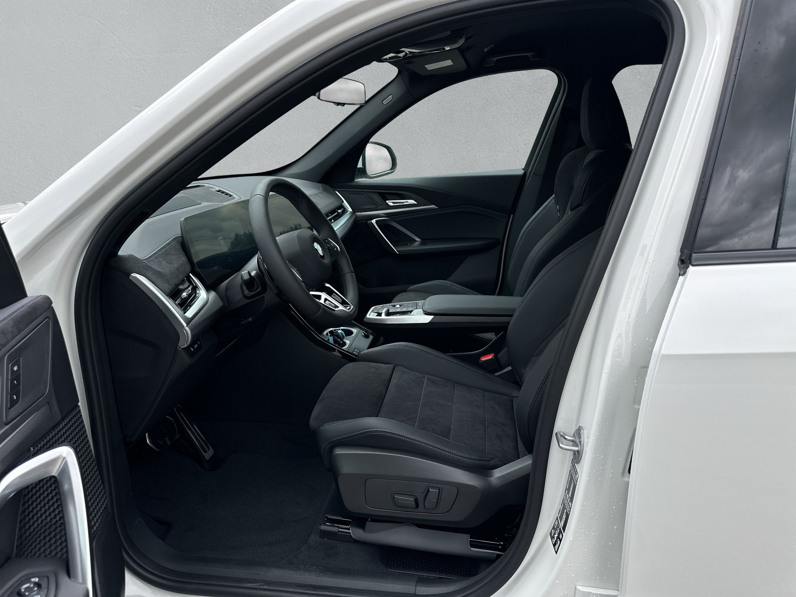 BMW X1 xDrive 23i 48V M Sport-image-11