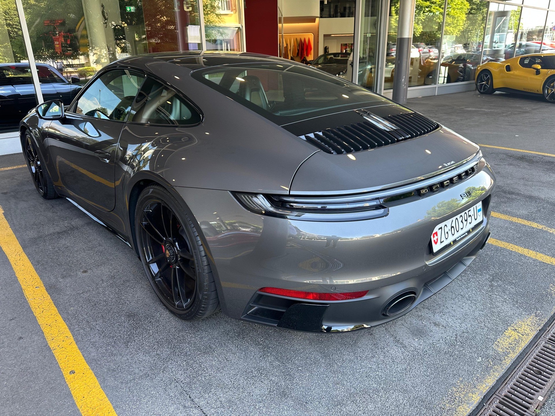 PORSCHE 911 3.0 Carrera 4 GTS PDK-image-2