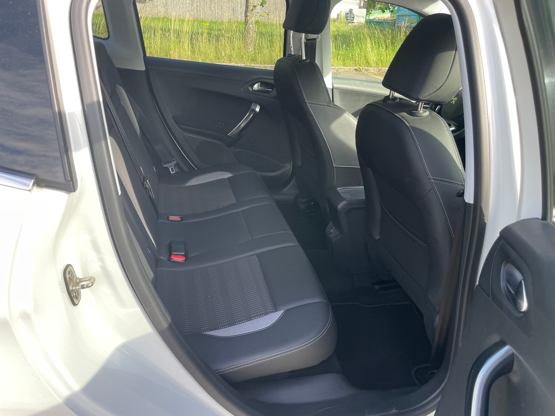 PEUGEOT 2008 1.6 VTI Active-image-12