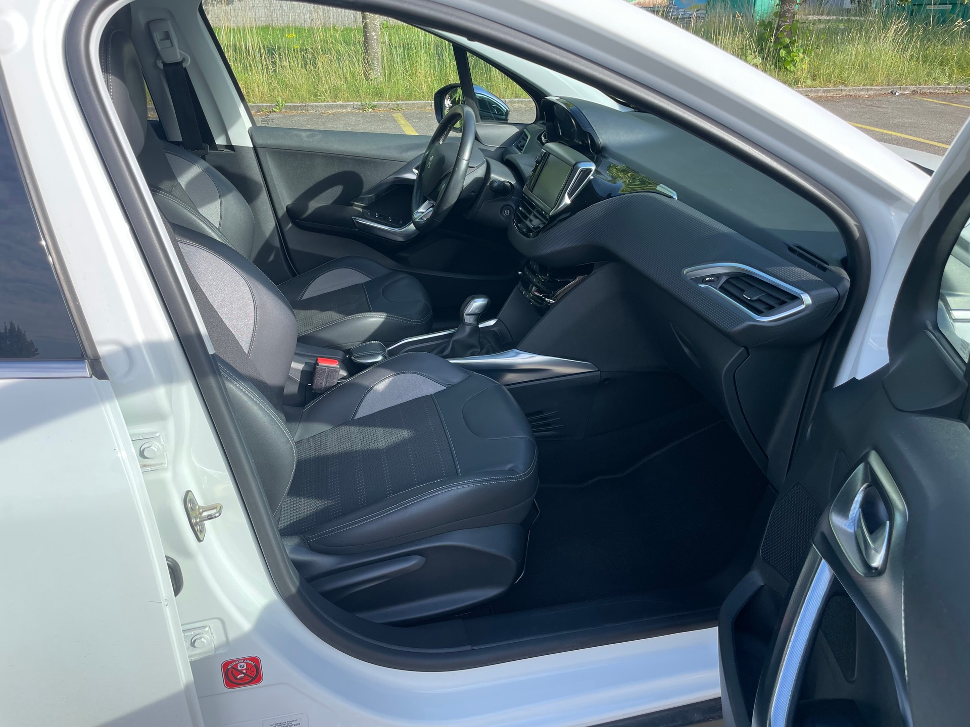 PEUGEOT 2008 1.6 VTI Active-image-11