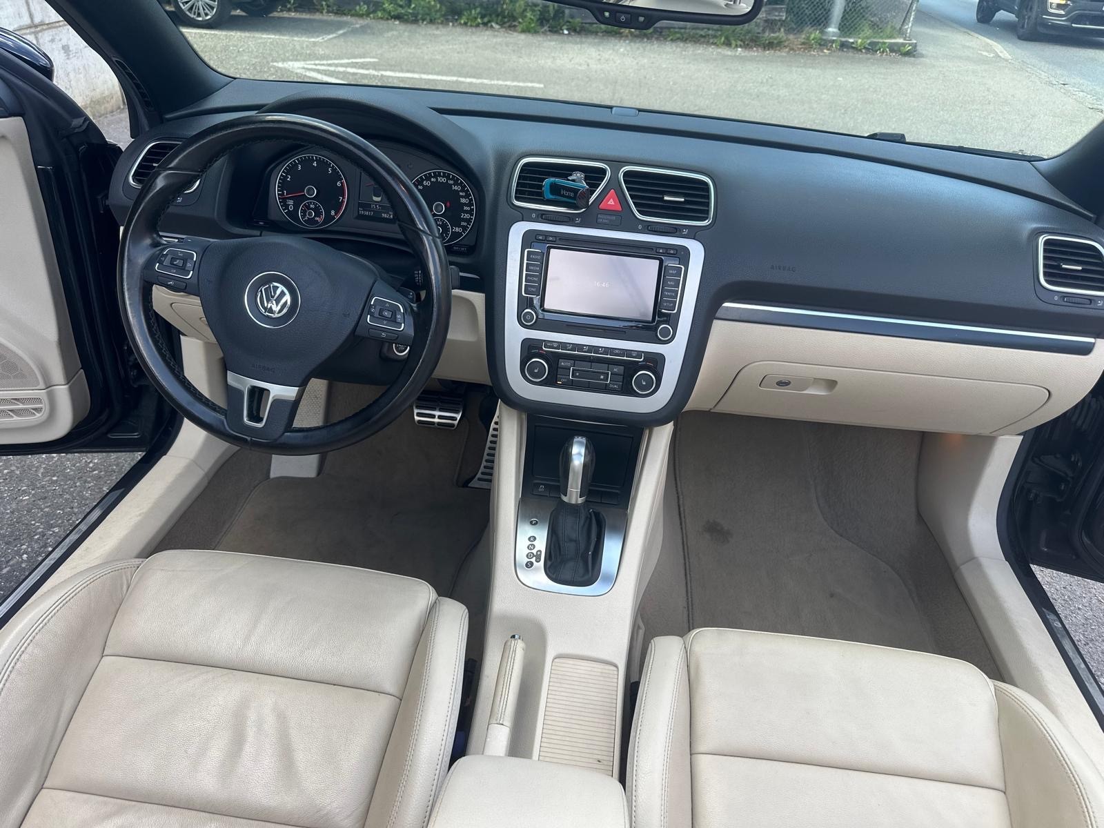 VW Eos 2.0 TSI DSG-image-12