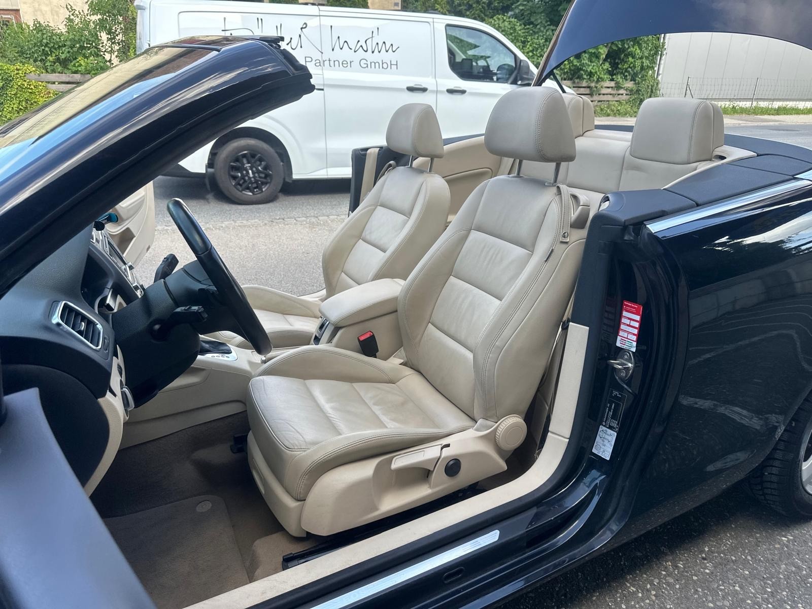 VW Eos 2.0 TSI DSG-image-15