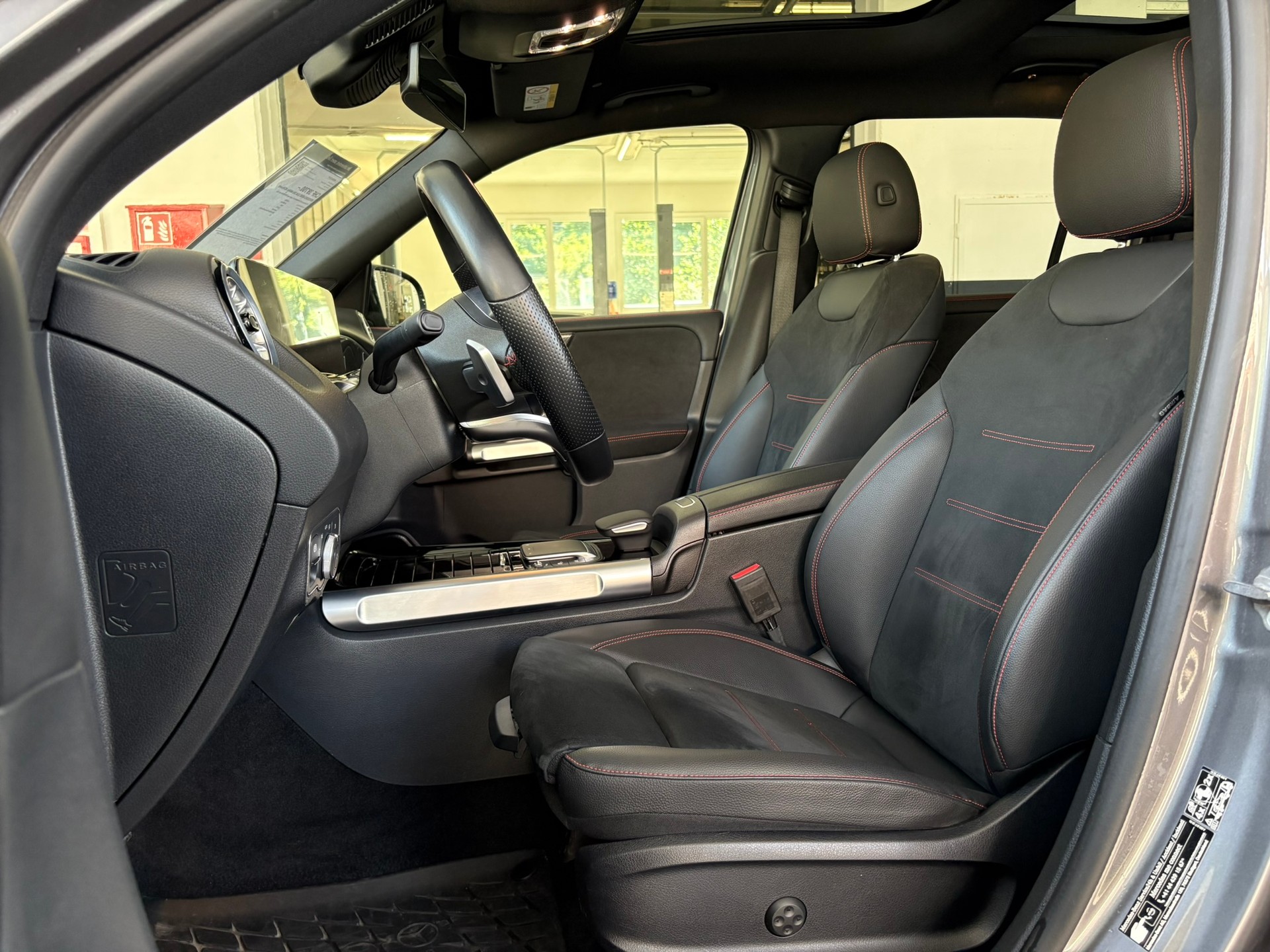 MERCEDES-BENZ GLB 250 4Matic 8G-Tronic-image-8