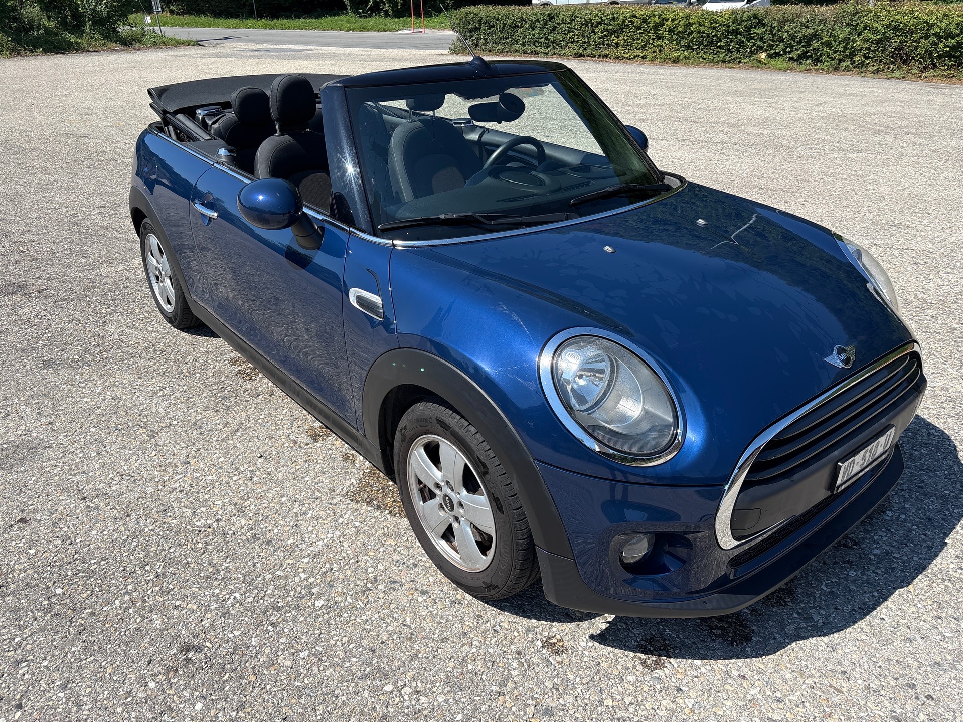 MINI One Cabriolet-image-2
