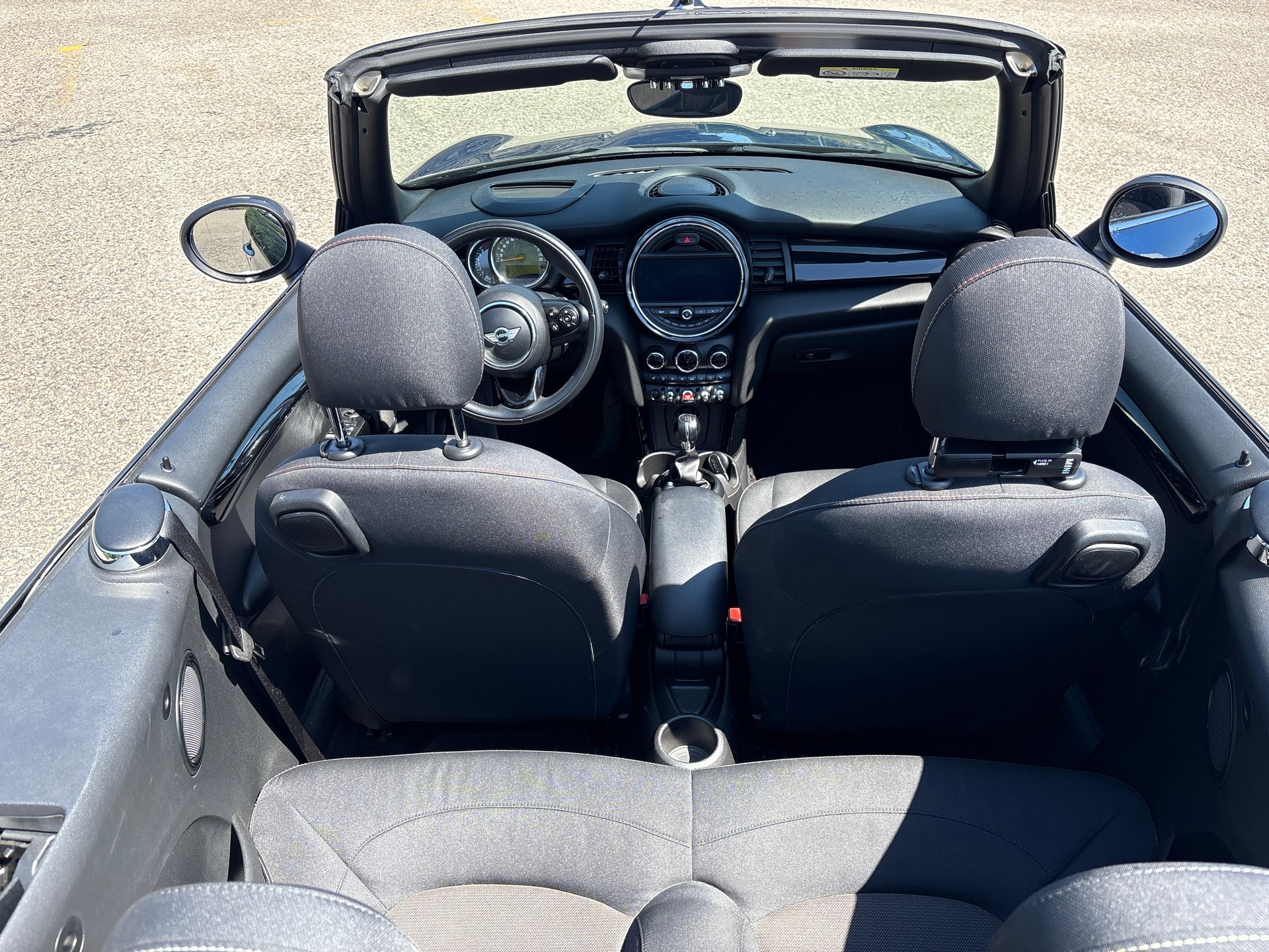 MINI One Cabriolet-image-5