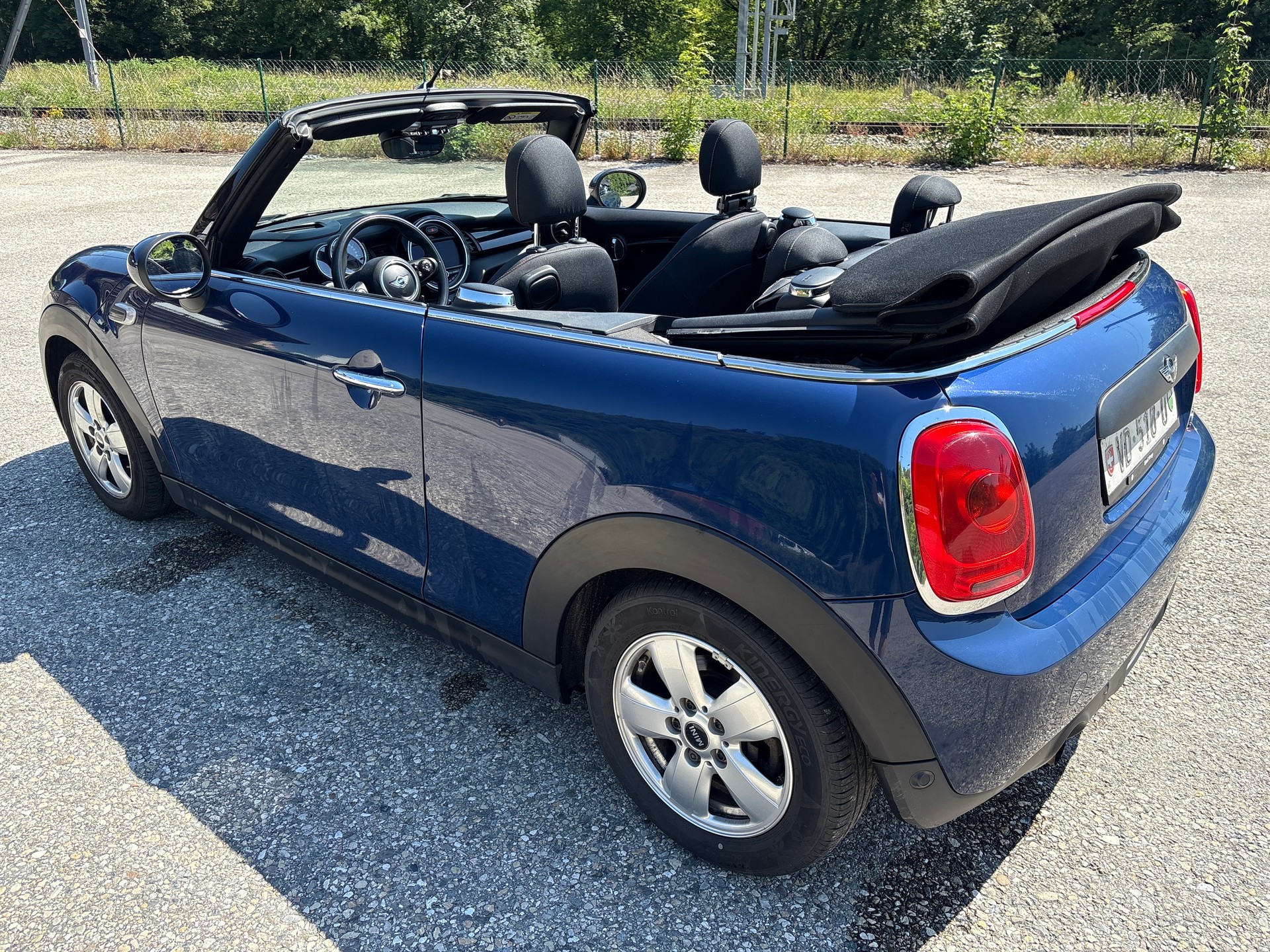 MINI One Cabriolet-image-6