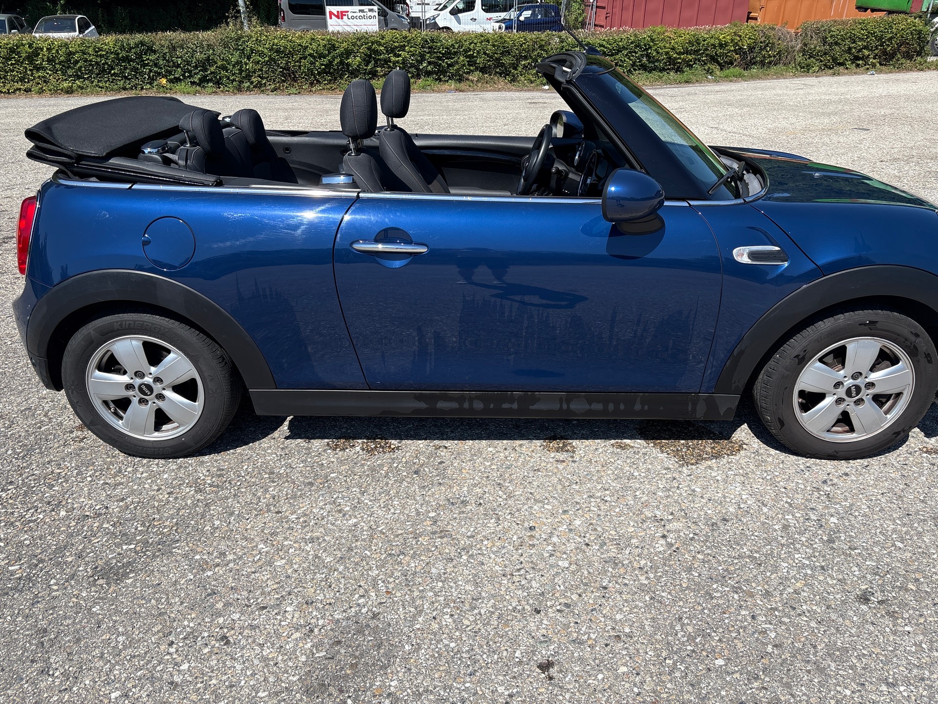 MINI One Cabriolet-image-3