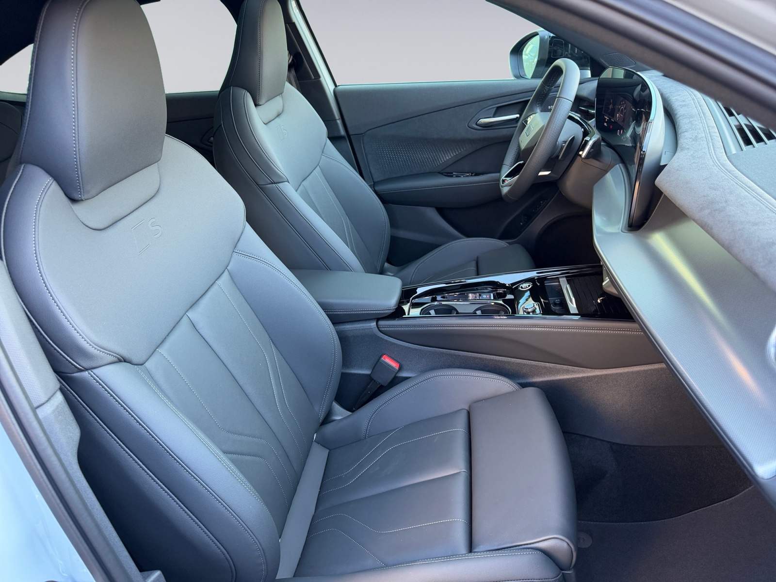 AUDI Q3 Sportback TFSI quattro 195 kW S tronic-image-12