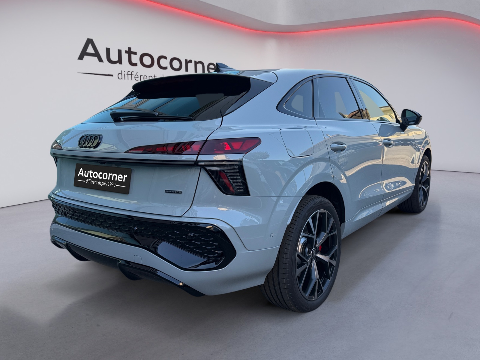AUDI Q3 Sportback TFSI quattro 195 kW S tronic-image-4