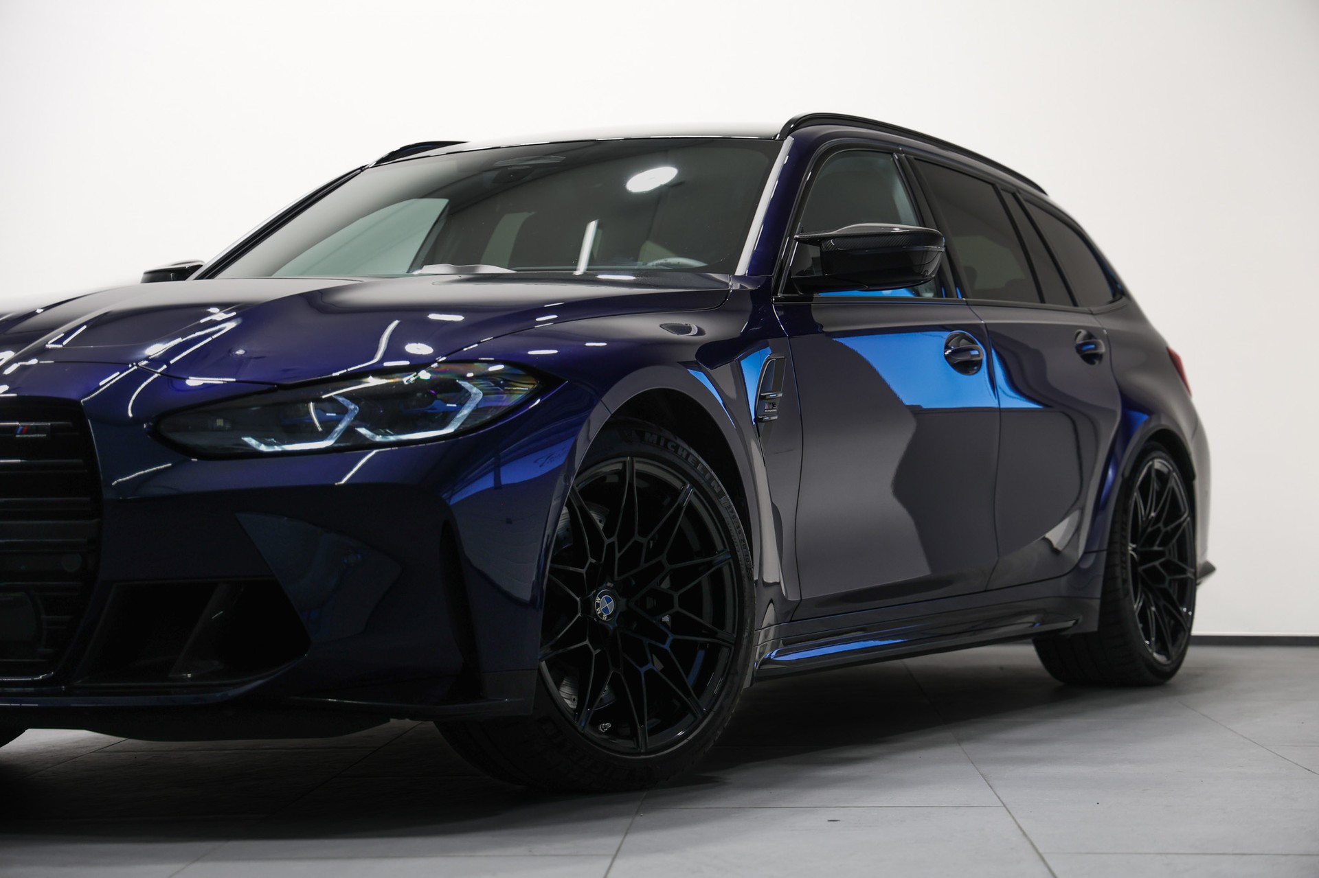 BMW M3 Touring xDrive Competition M-image-10