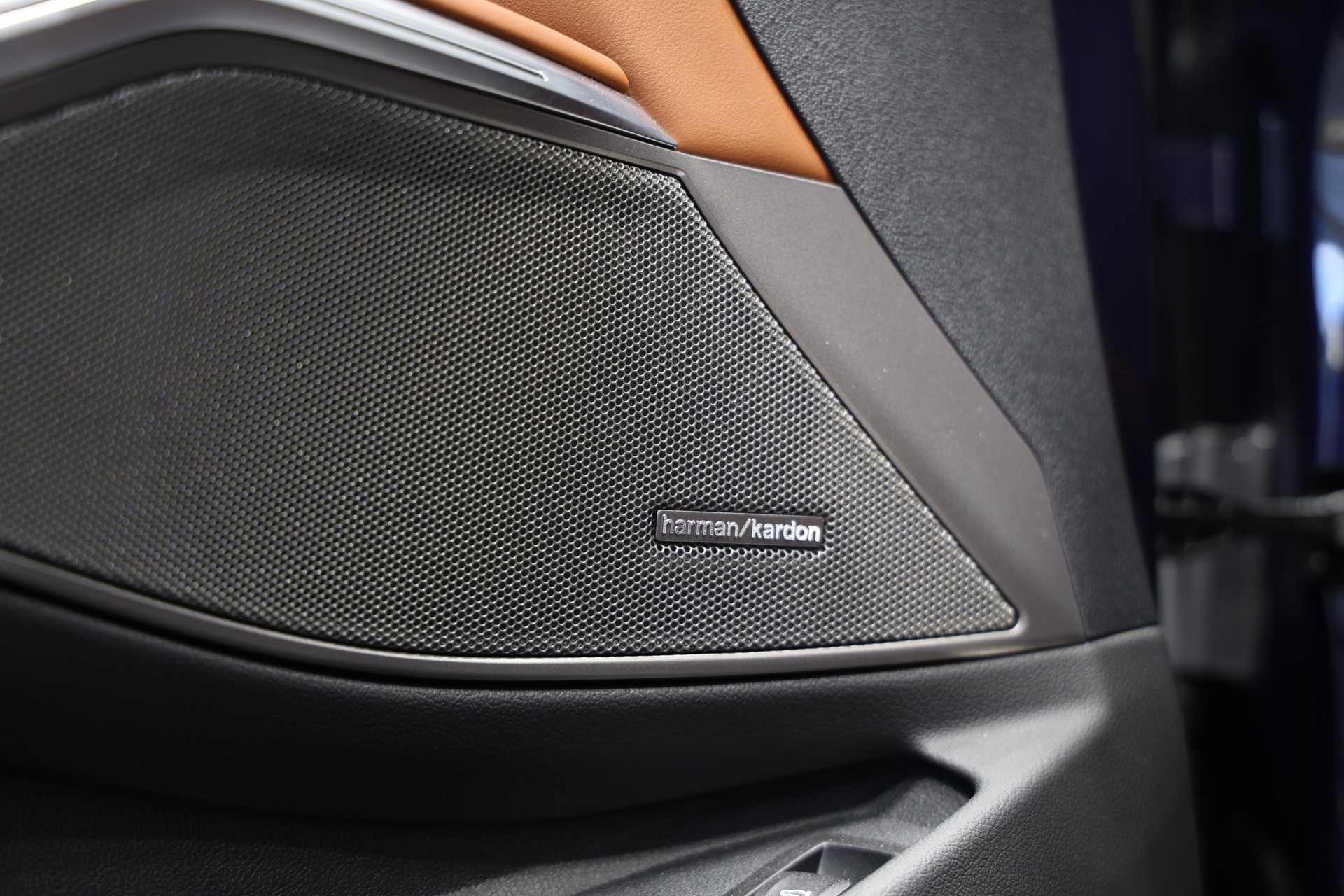 BMW M3 Touring xDrive Competition M-image-30