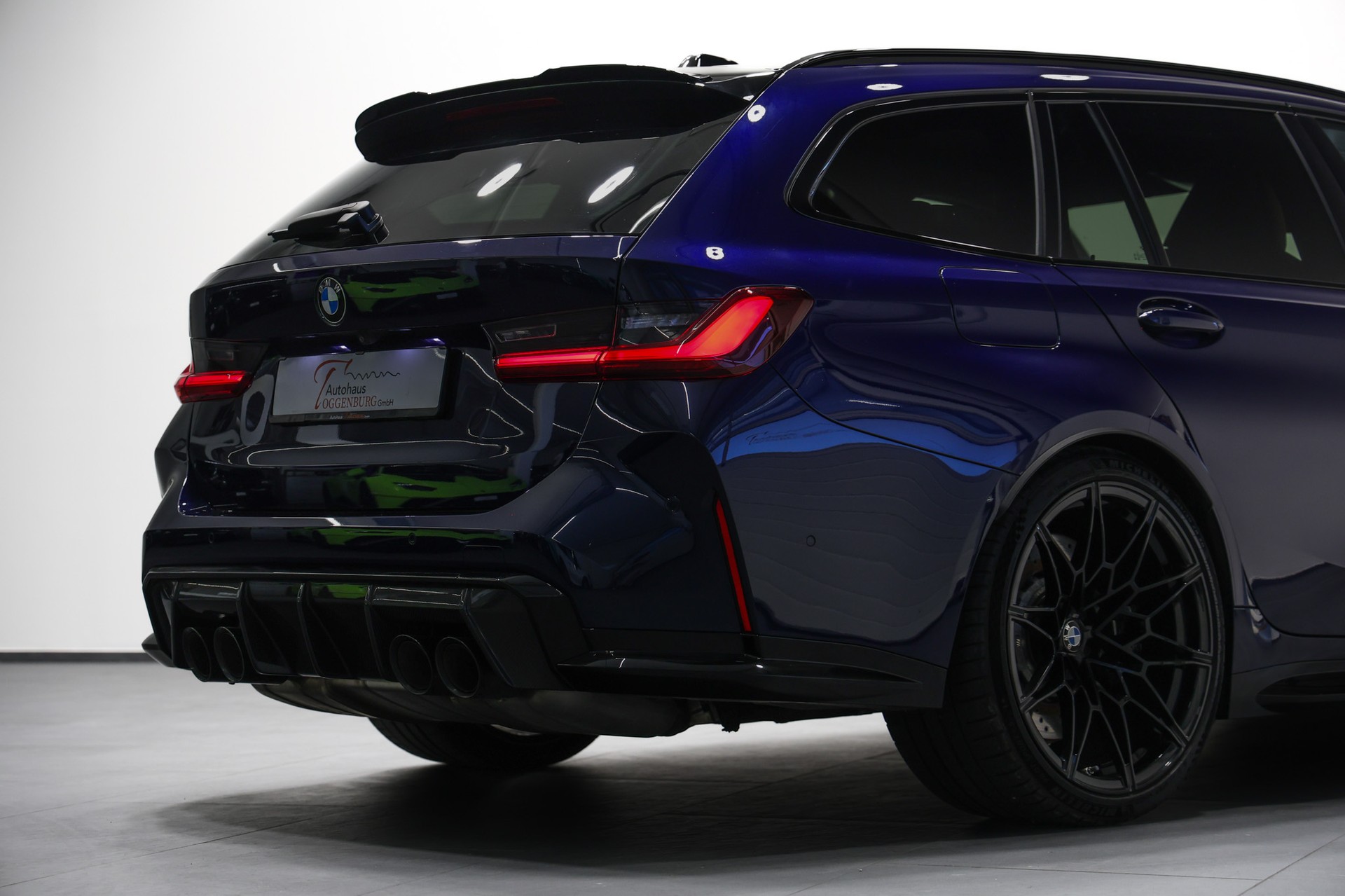 BMW M3 Touring xDrive Competition M-image-9