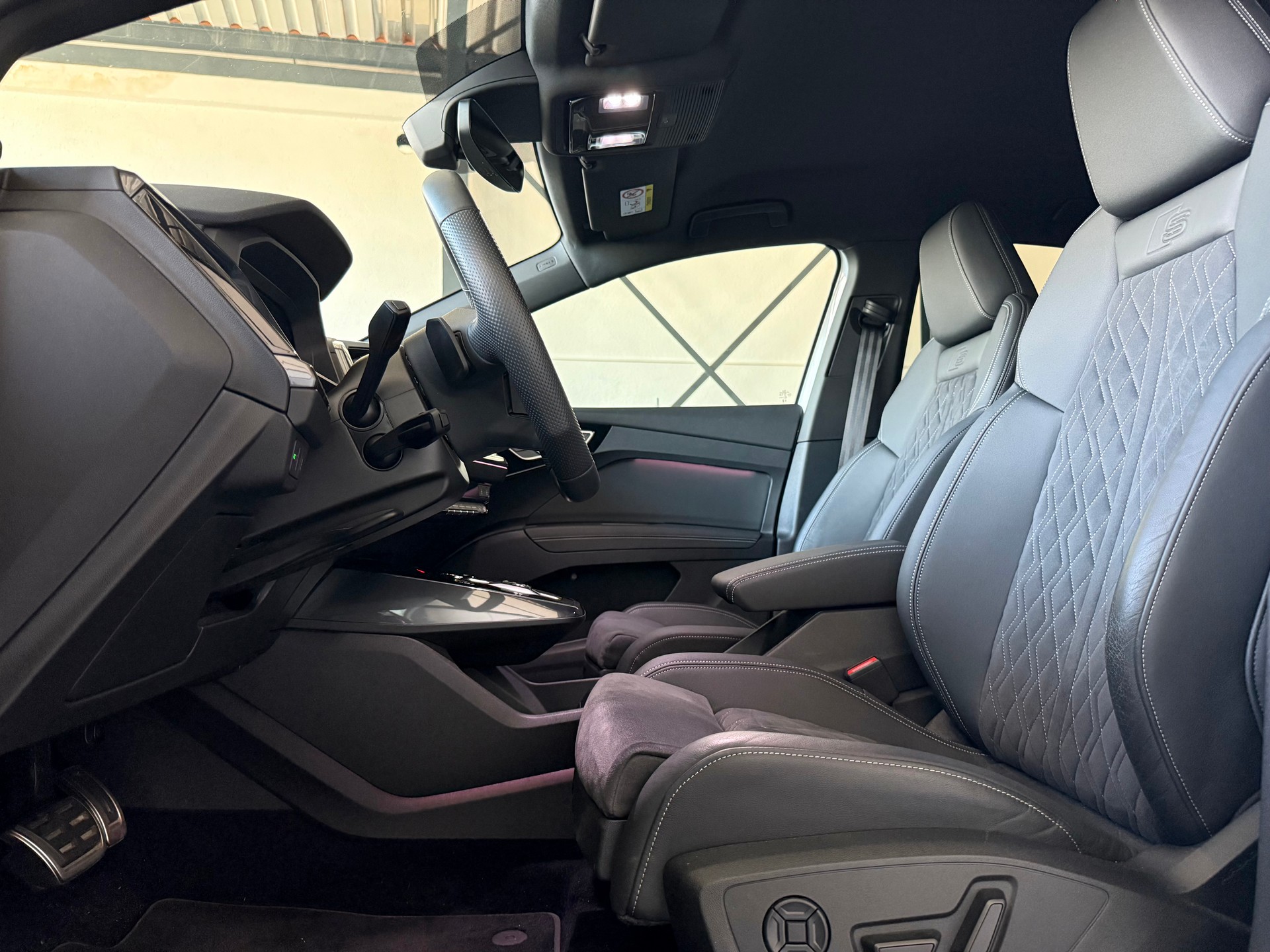 AUDI Q4 SB e-tron 45 Sport Quattro S Line-image-8