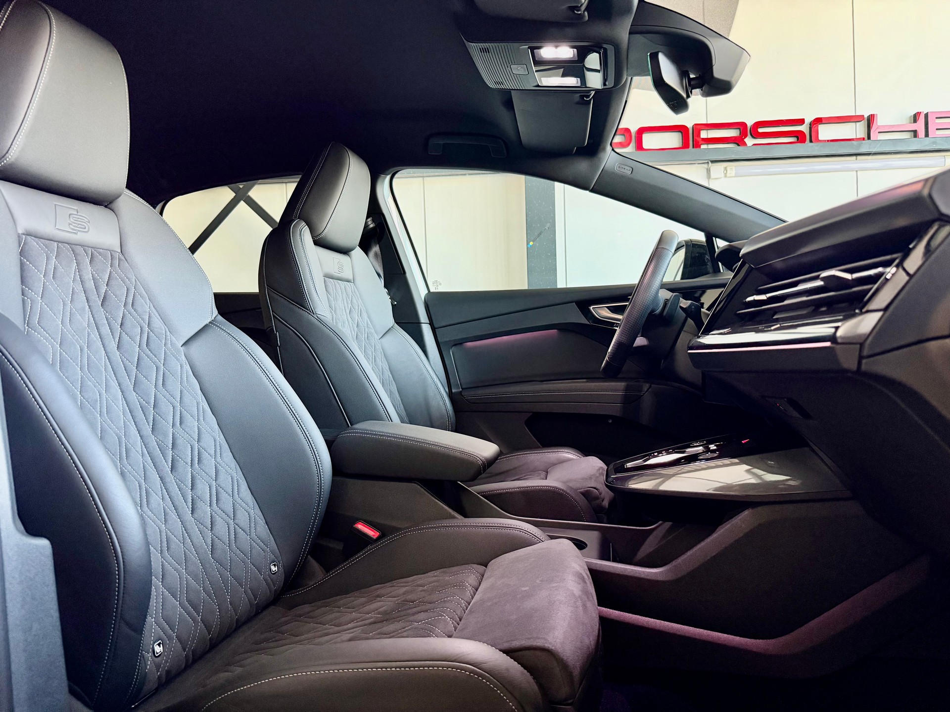 AUDI Q4 SB e-tron 45 Sport Quattro S Line-image-7