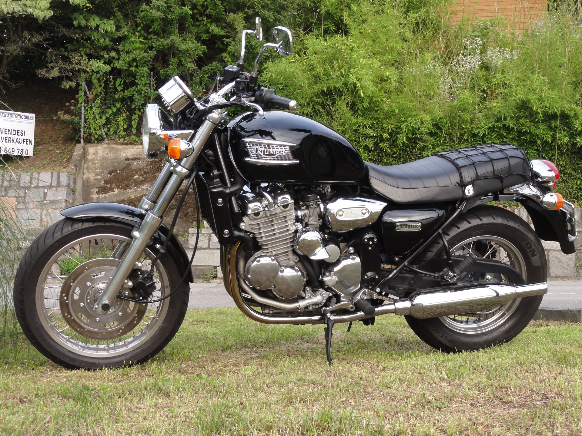 TRIUMPH Thunderbird 900