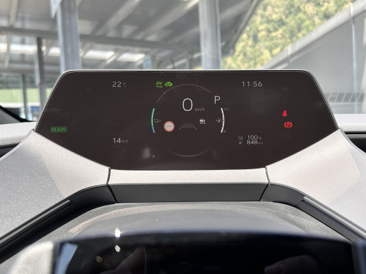 TOYOTA Prius 2.0 VVT-i PiH Prem.-image-13