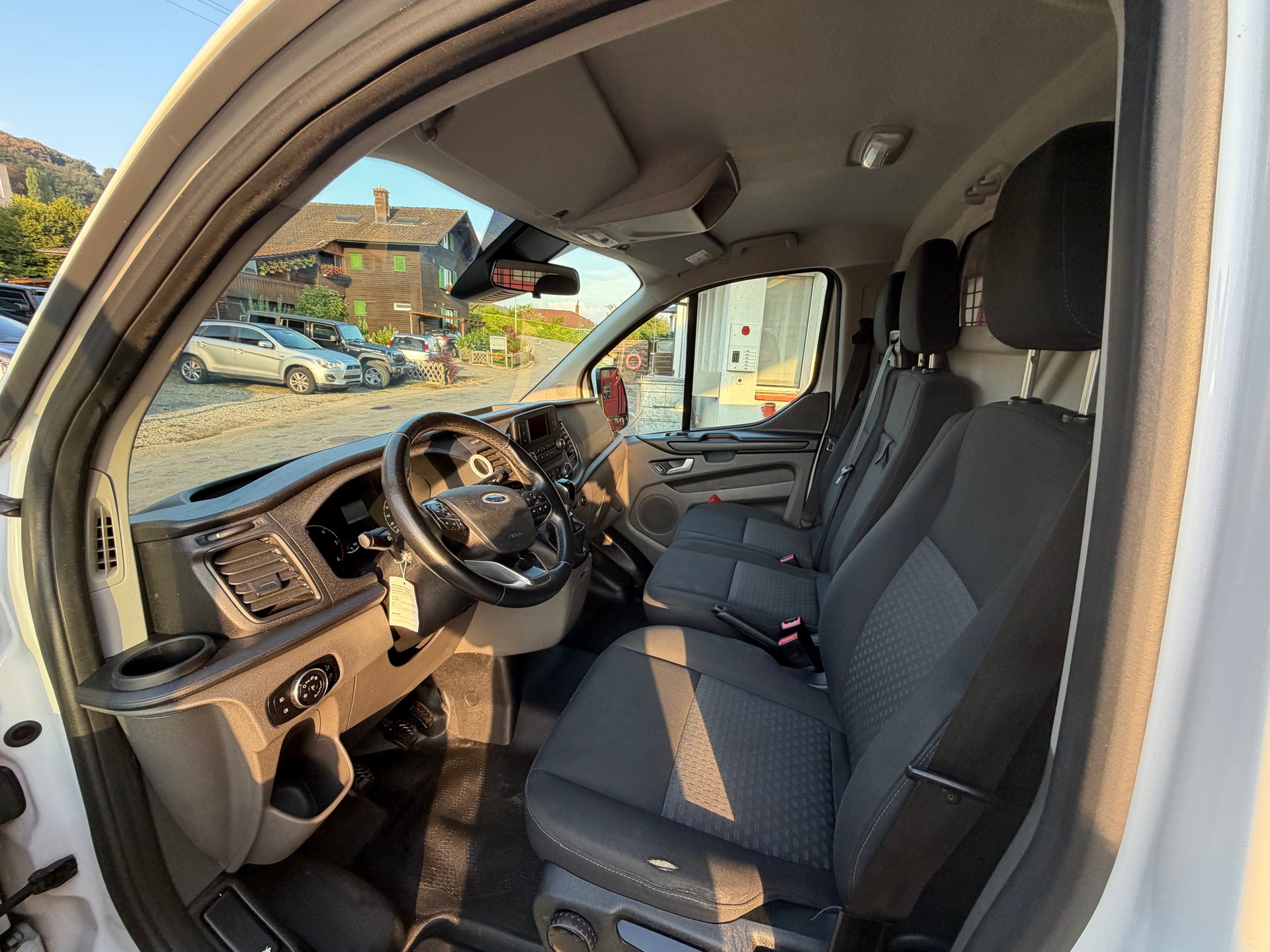FORD Transit Custom Van 320 L1H1 Trend-image-14
