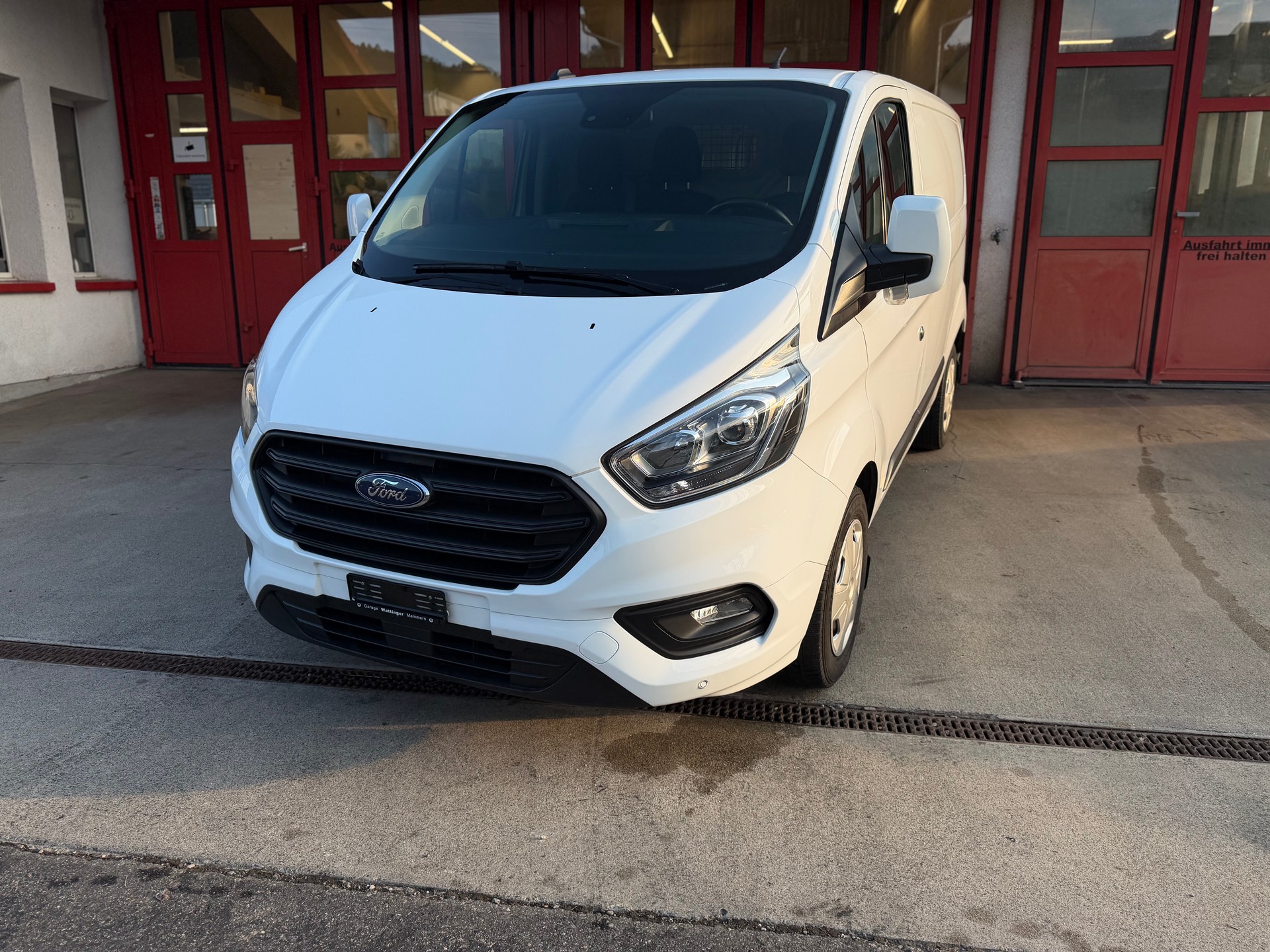 FORD Transit Custom Van 320 L1H1 Trend-image-0