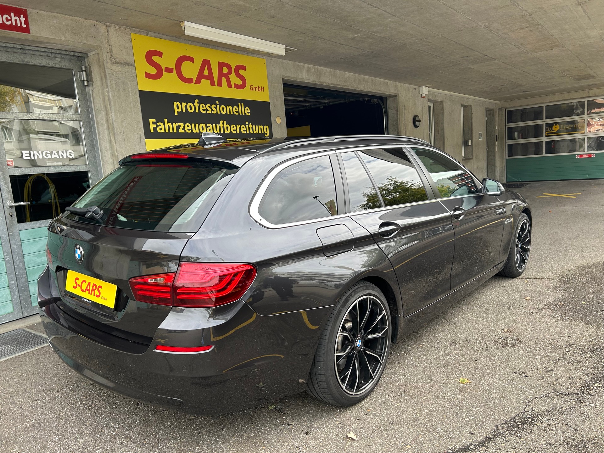 BMW 520d Touring xDrive Steptronic-image-1