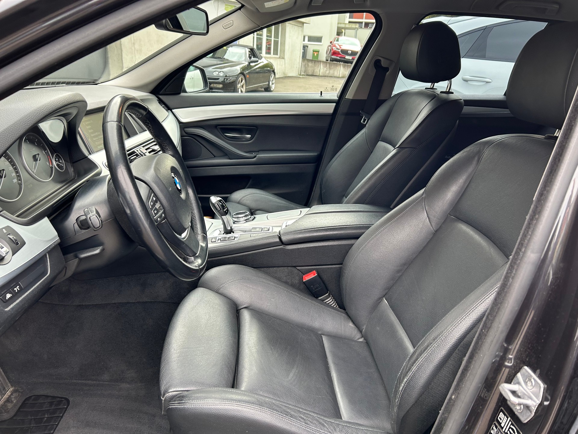 BMW 520d Touring xDrive Steptronic-image-11