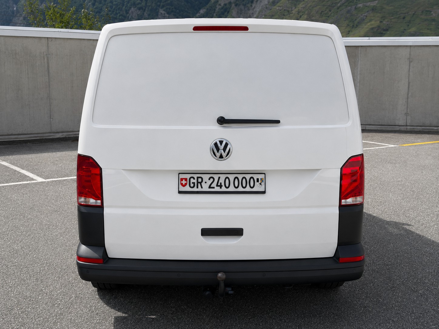 VW T6.1 2.0 TDI 4Motion DSG-image-4